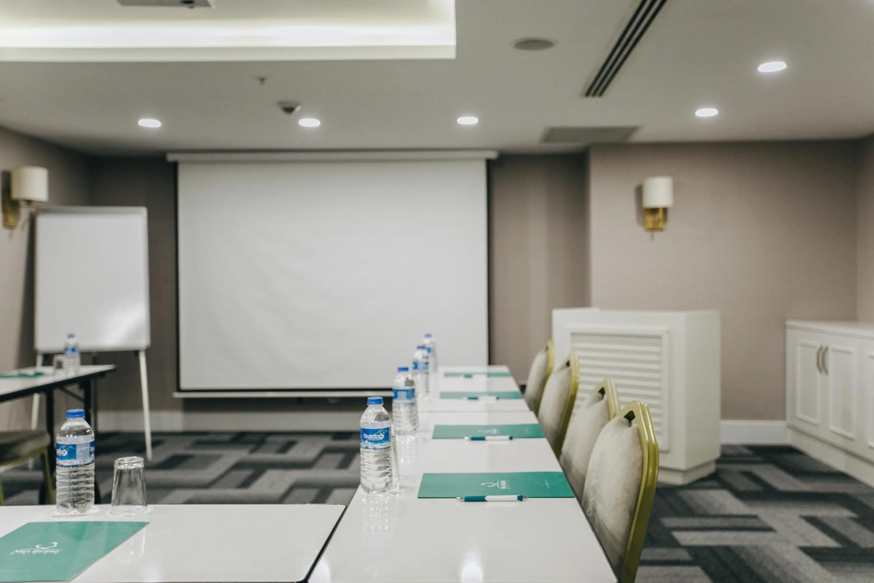 Meeting/conference room in Mia Berre Hotels
