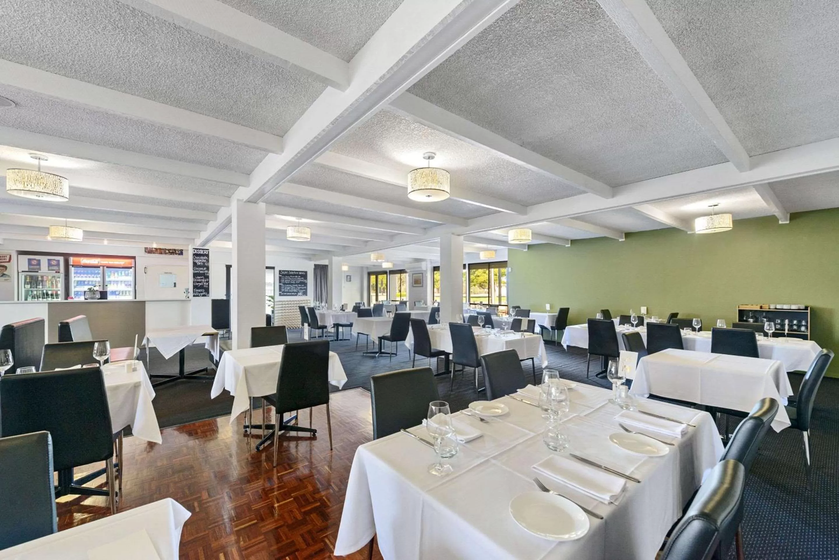 Restaurant/places to eat in Comfort Inn Flinders on Main