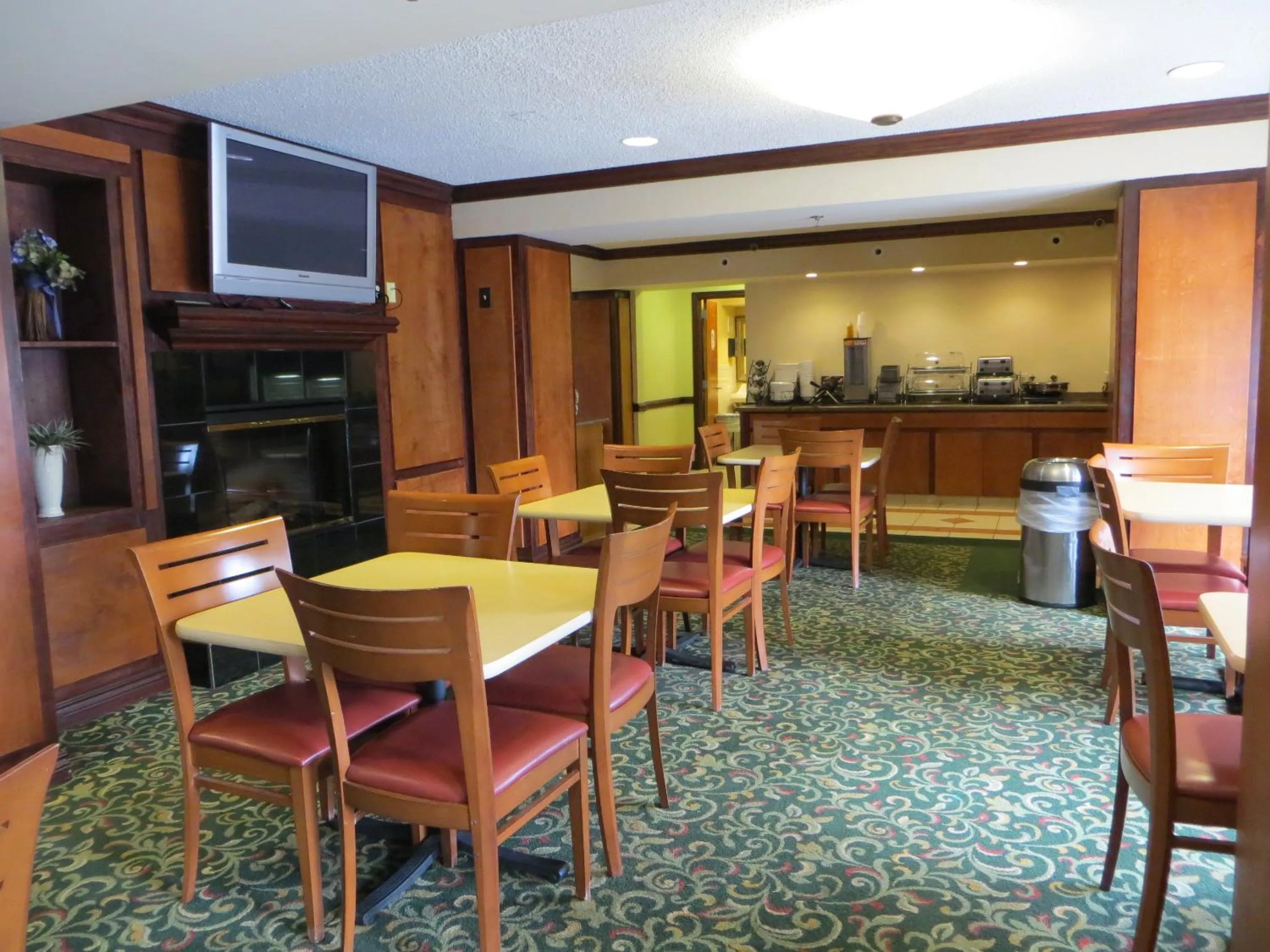 Restaurant/places to eat in Staywell Inn
