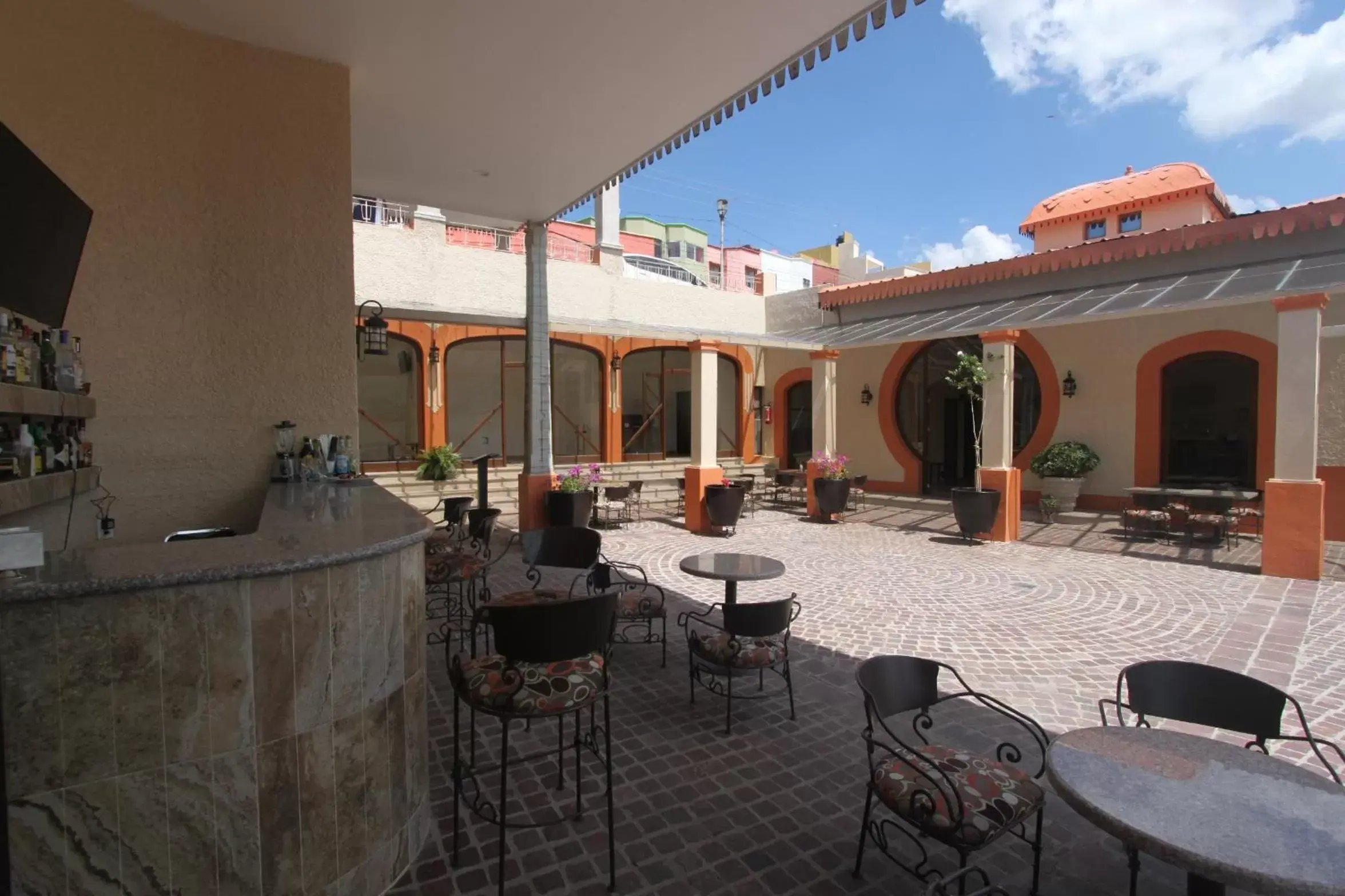 Lounge or bar, Restaurant/Places to Eat in Hotel Paseo de la Presa