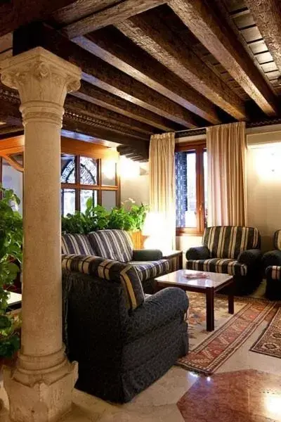 Living room in Foscari Palace