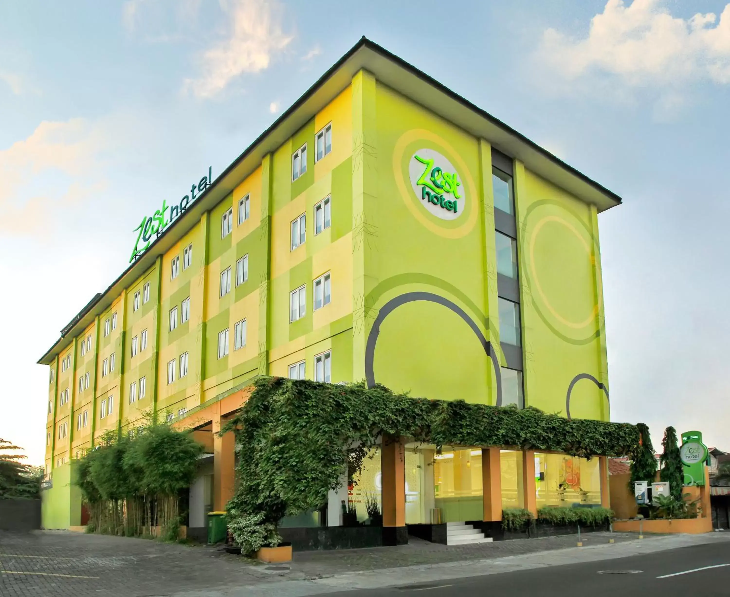 Property building in Zest Yogyakarta by Swiss-Belhotel International Property building in Zest Yogyakarta by Swiss-Belhotel International
