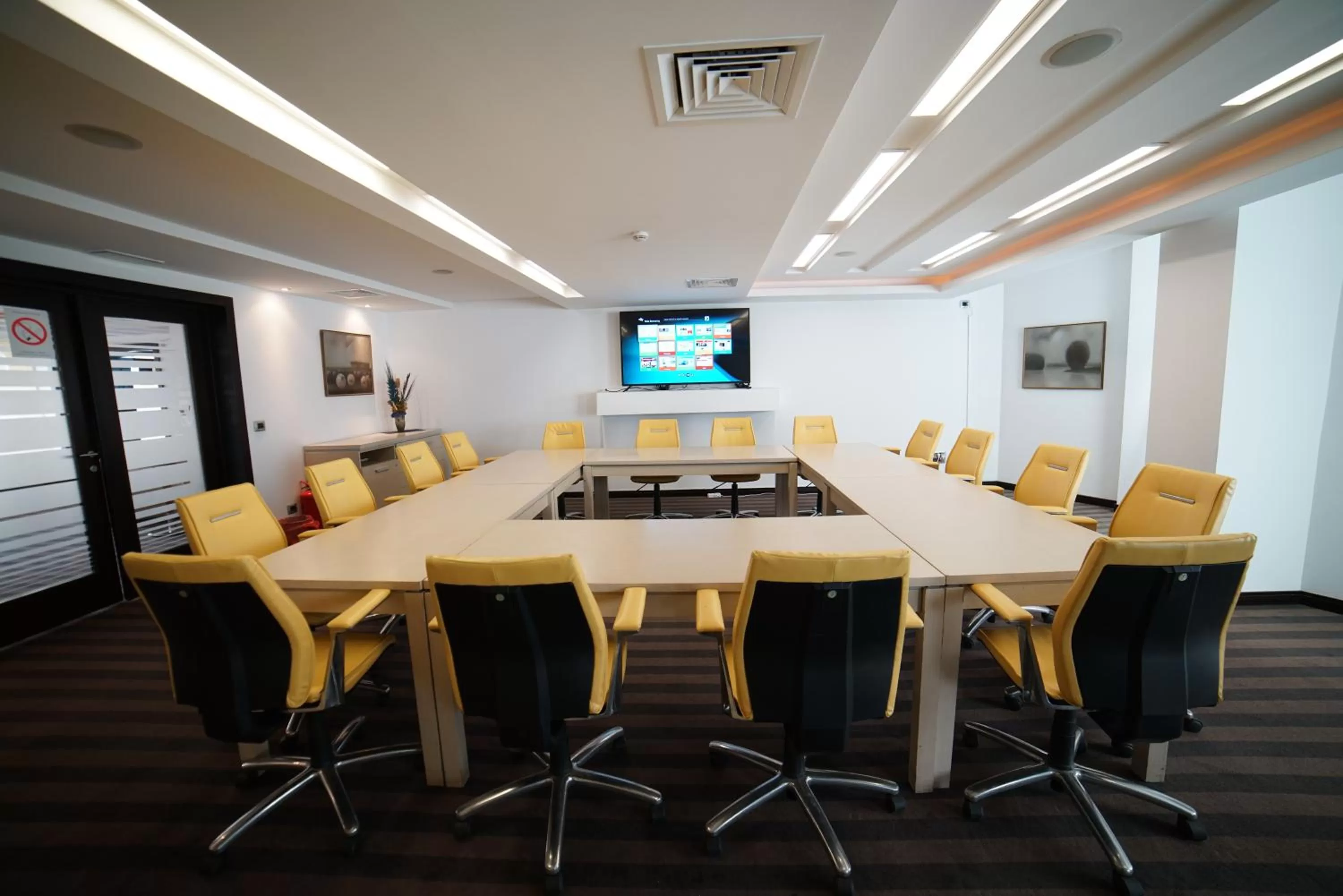 Meeting/conference room in Hotel Vojvodina