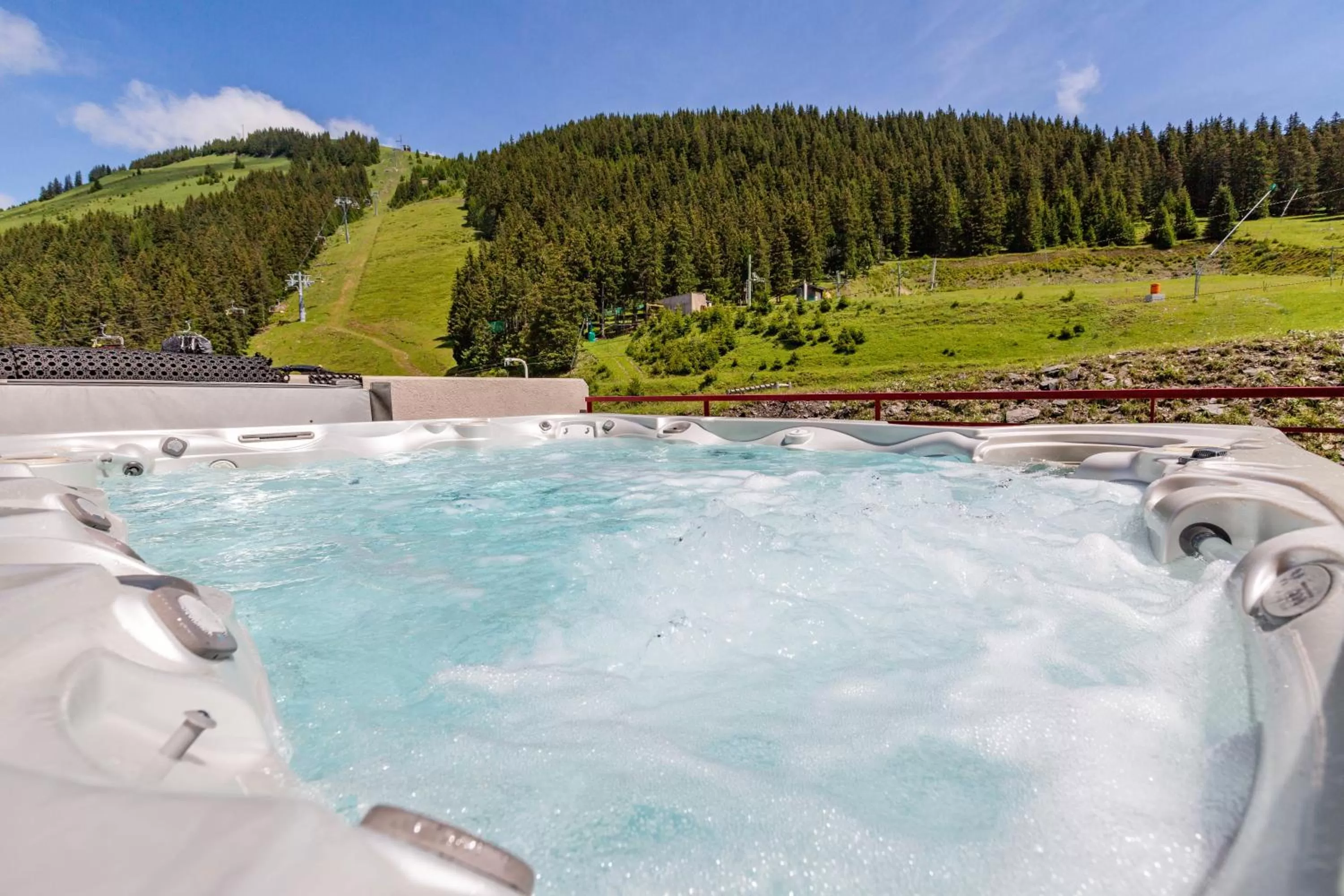 Bath, Swimming Pool in L'Escale (accès en télécabine)