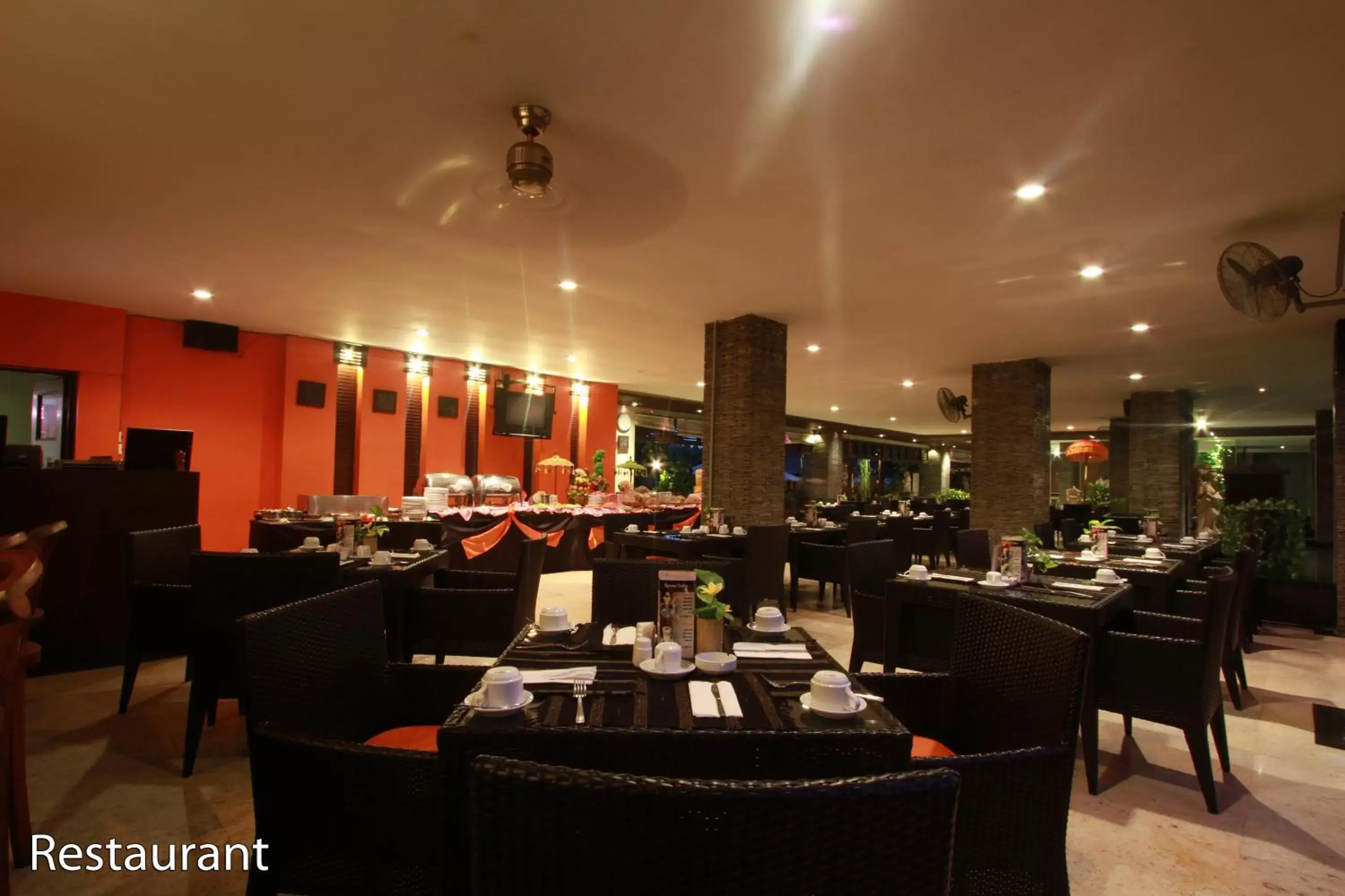 Restaurant/Places to Eat in The Lokha Legian Resort & Spa