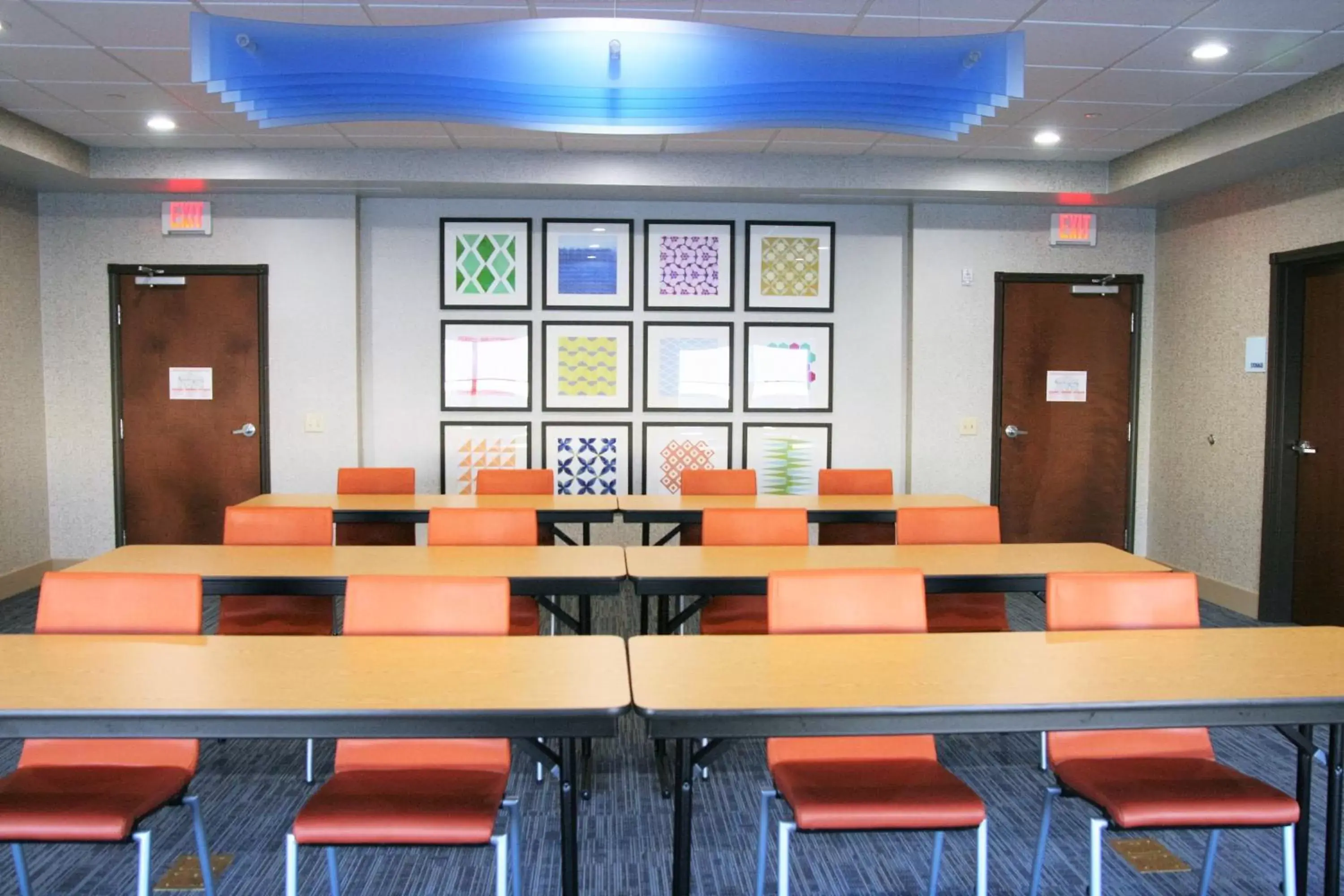 Meeting/conference room in Holiday Inn Express & Suites Clarion, an IHG Hotel
