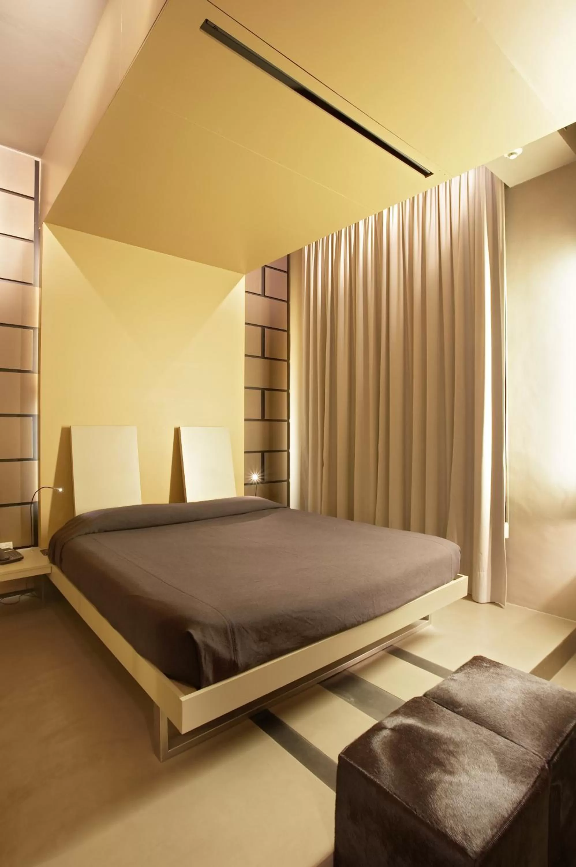 Bed in Art Hotel Boston