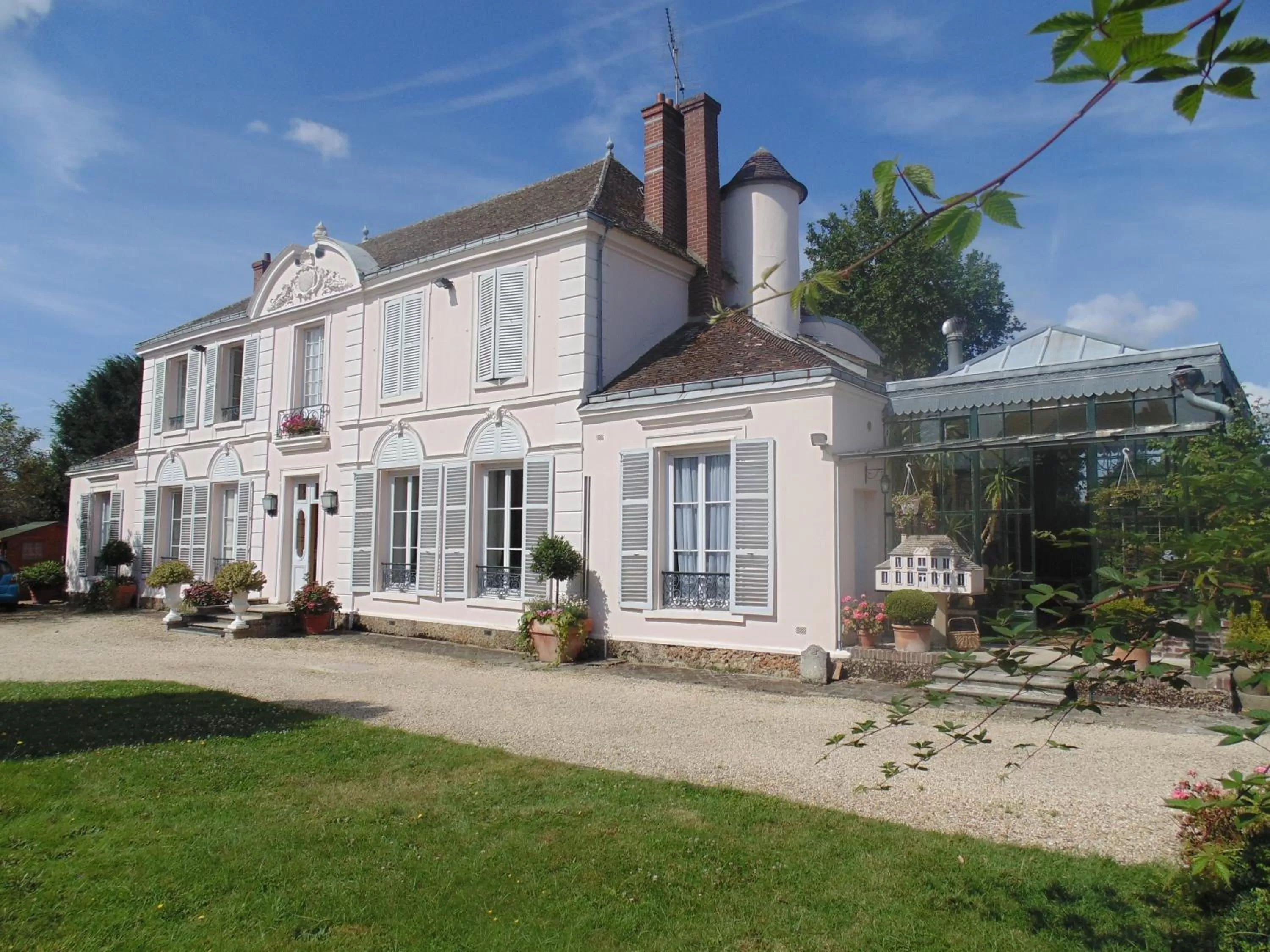 Property building in Clos Saint Nicolas