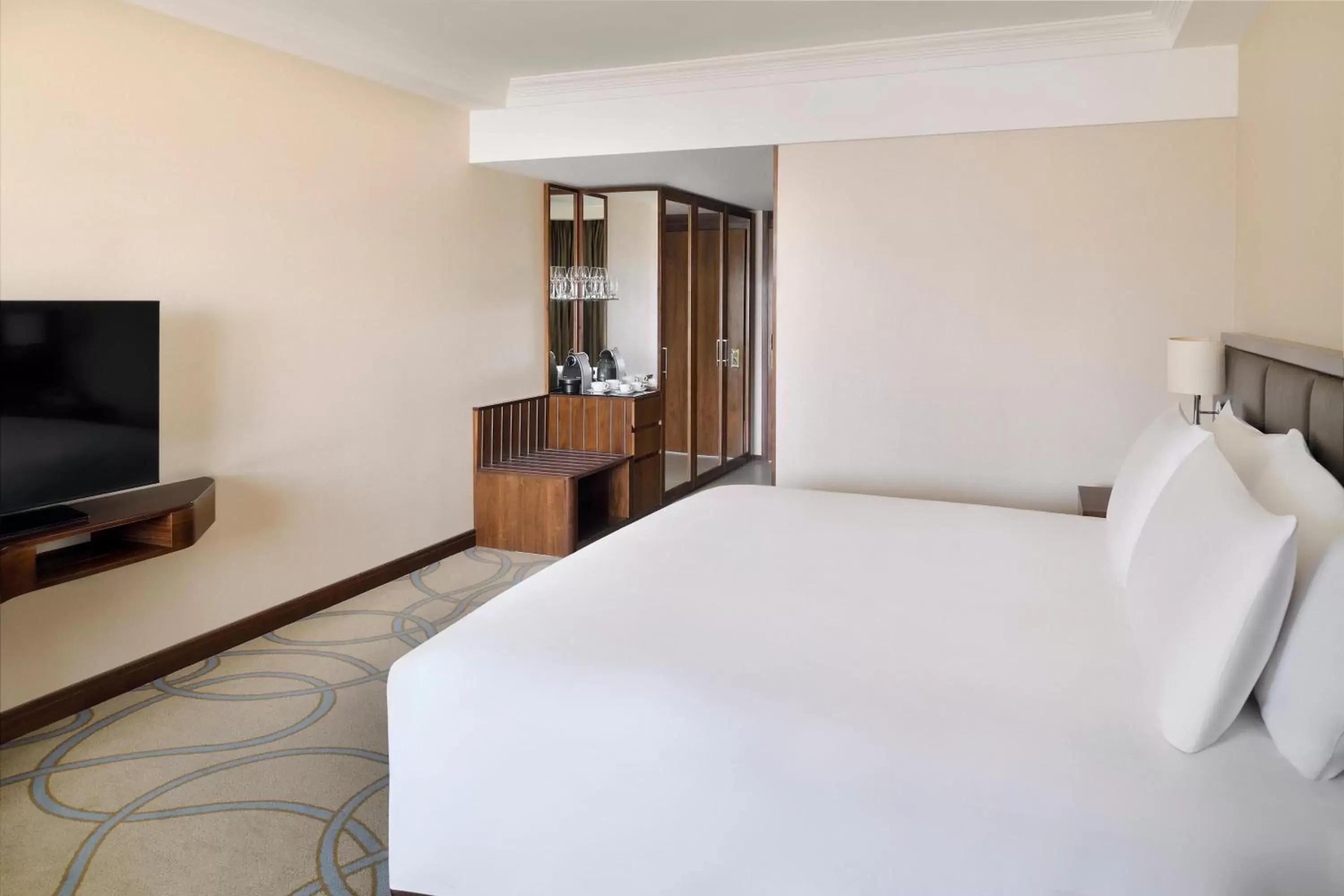 Photo of the whole room, Bed in InterContinental Regency Bahrain, an IHG Hotel