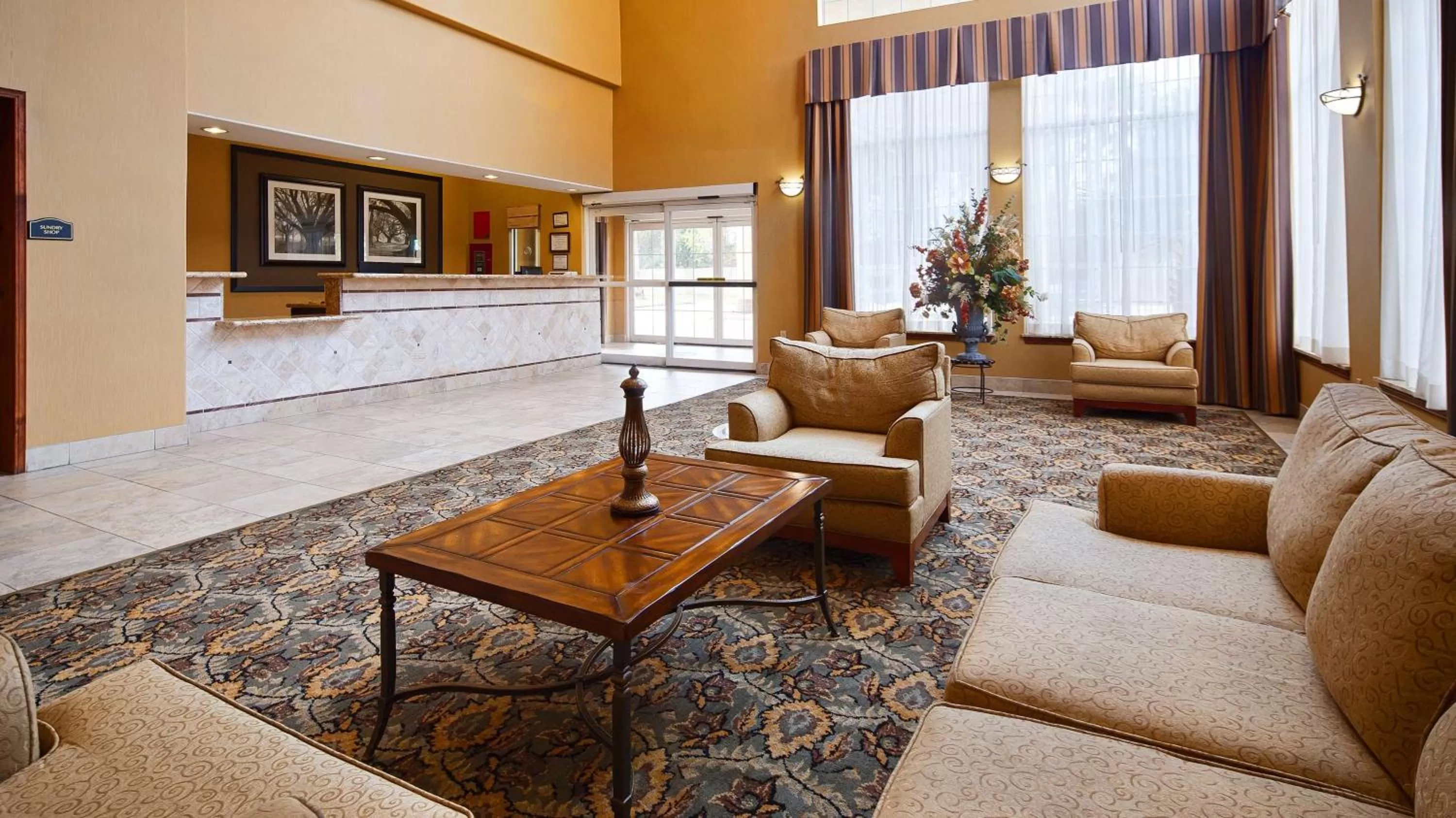 Lobby or reception in Best Western Plus New Caney Inn & Suites