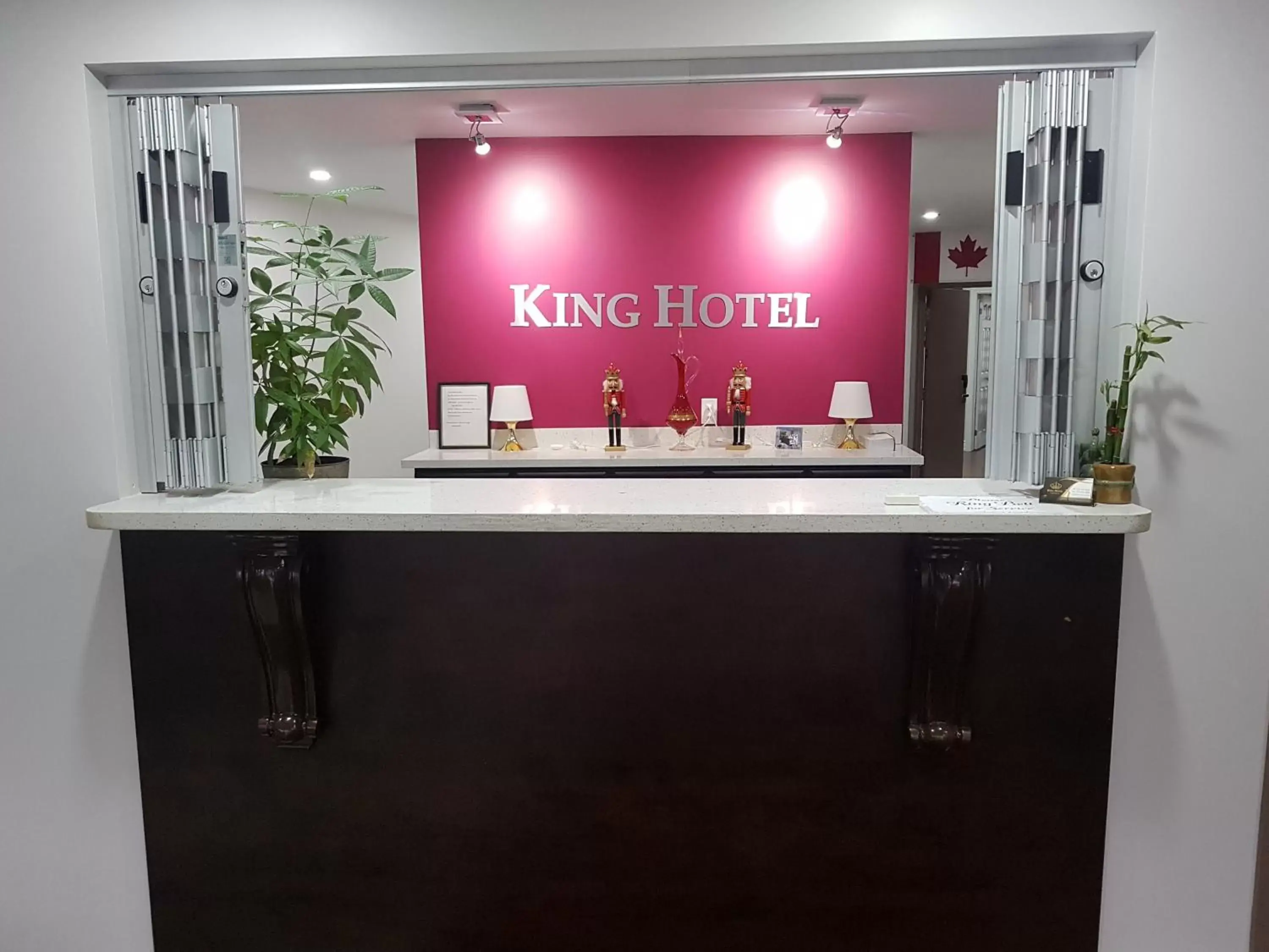 Facade/entrance, Lobby/Reception in King Hotel
