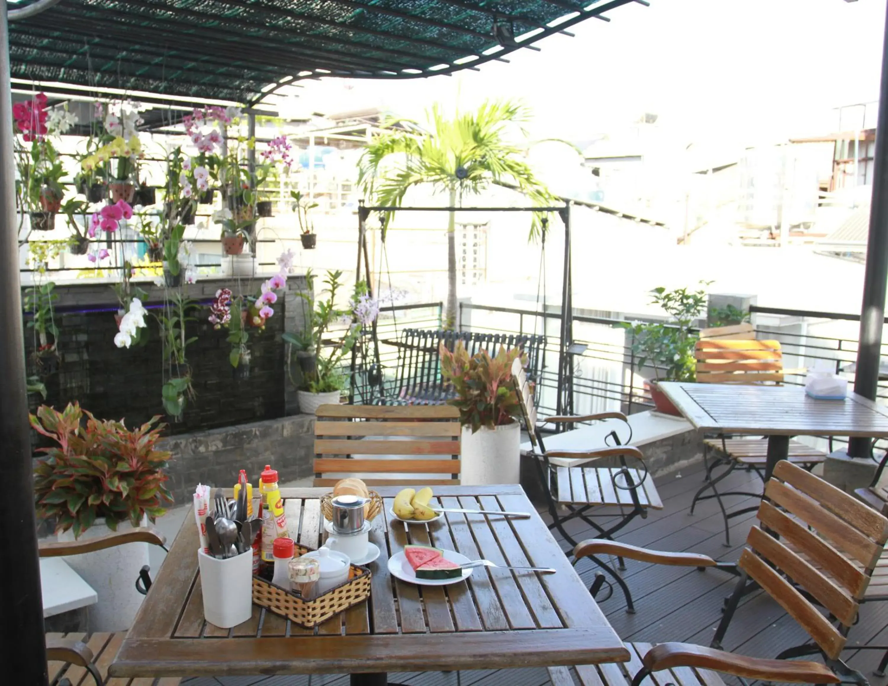 Balcony/Terrace, Restaurant/Places to Eat in Ngoc Minh Hotel