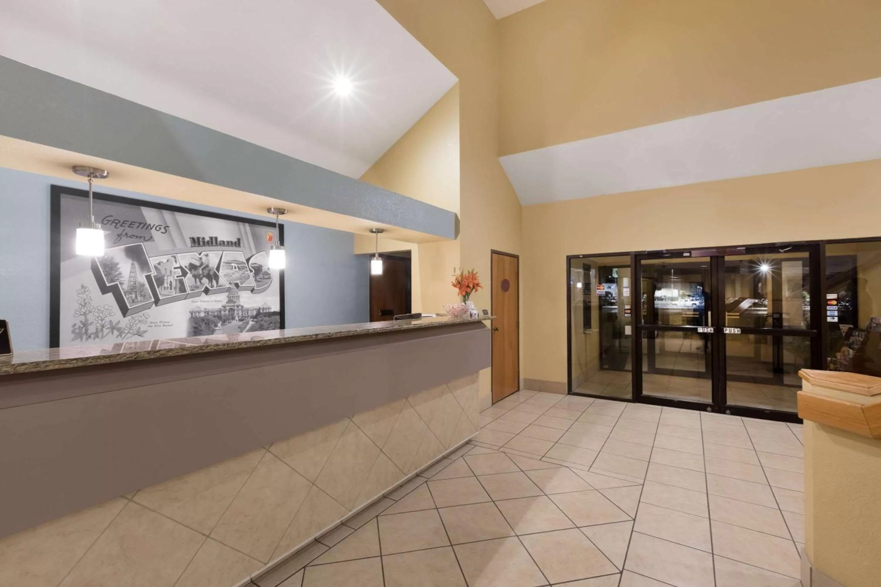 Lobby or reception in Super 8 by Wyndham Midland