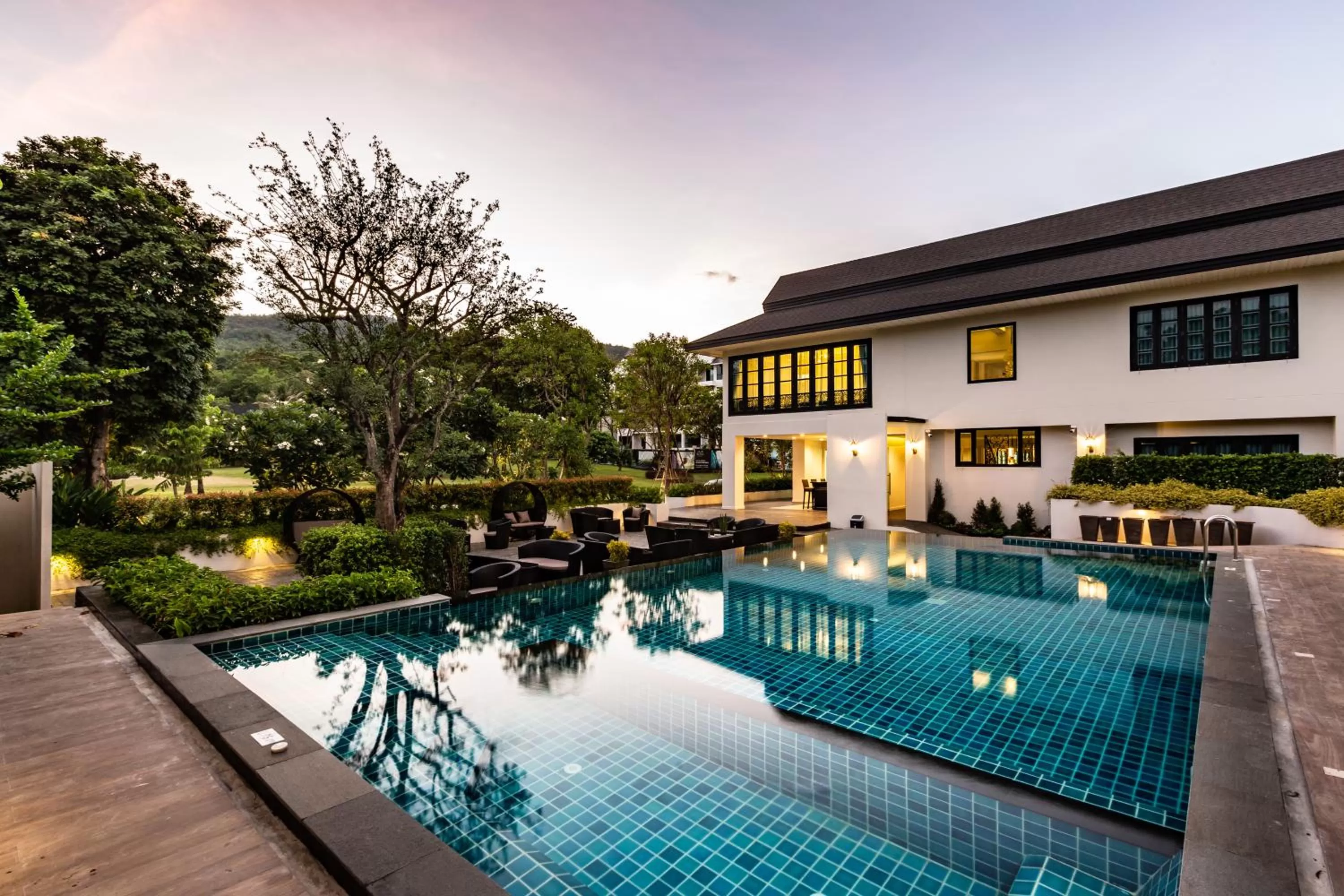 Swimming pool in Merchant Villa- SHA Extra Plus