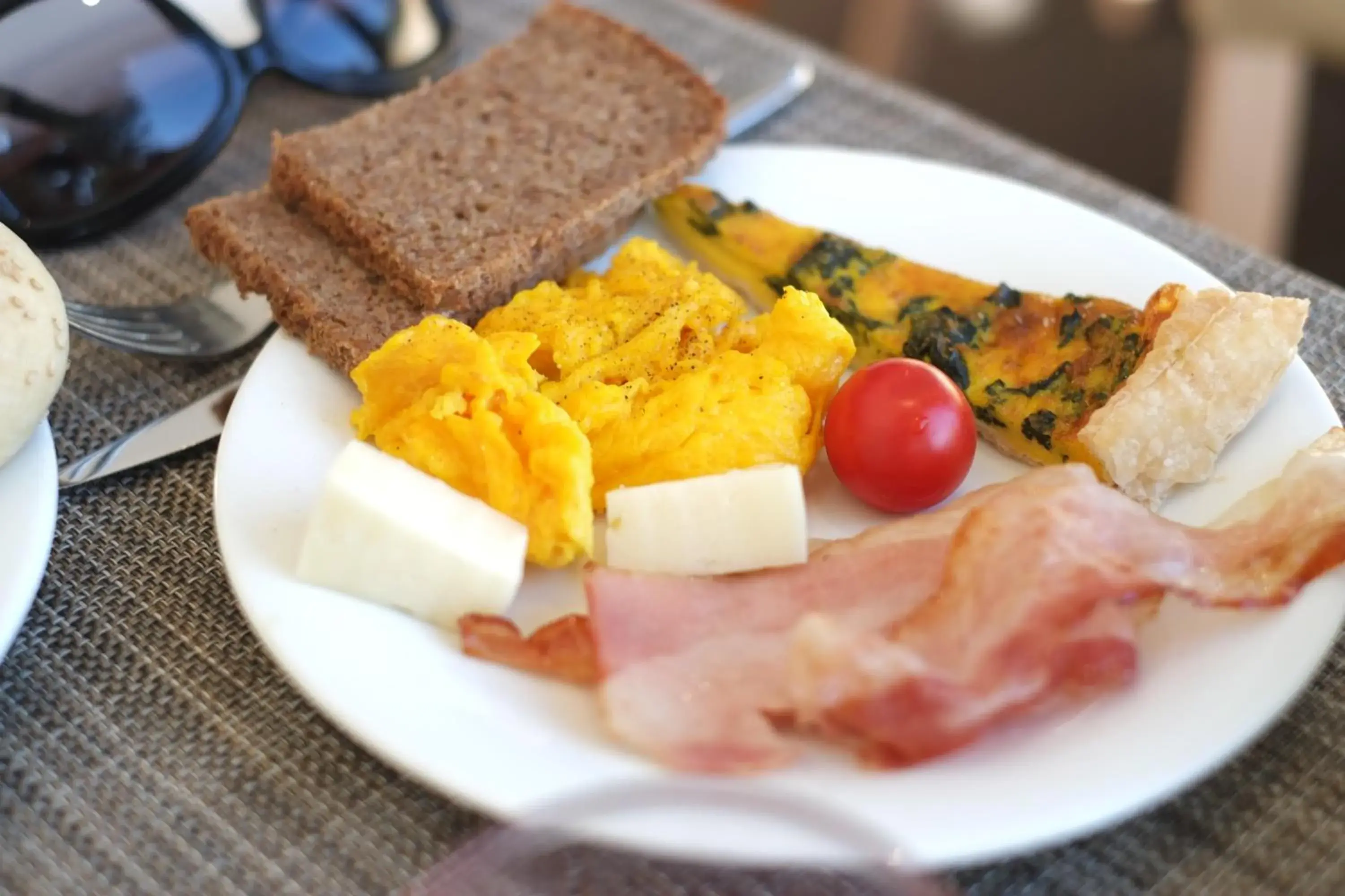 Continental breakfast, Food in Oxygen Lifestyle Hotel/Helvetia Parco