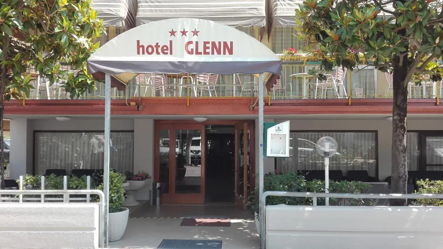 Facade/entrance in Hotel Glenn