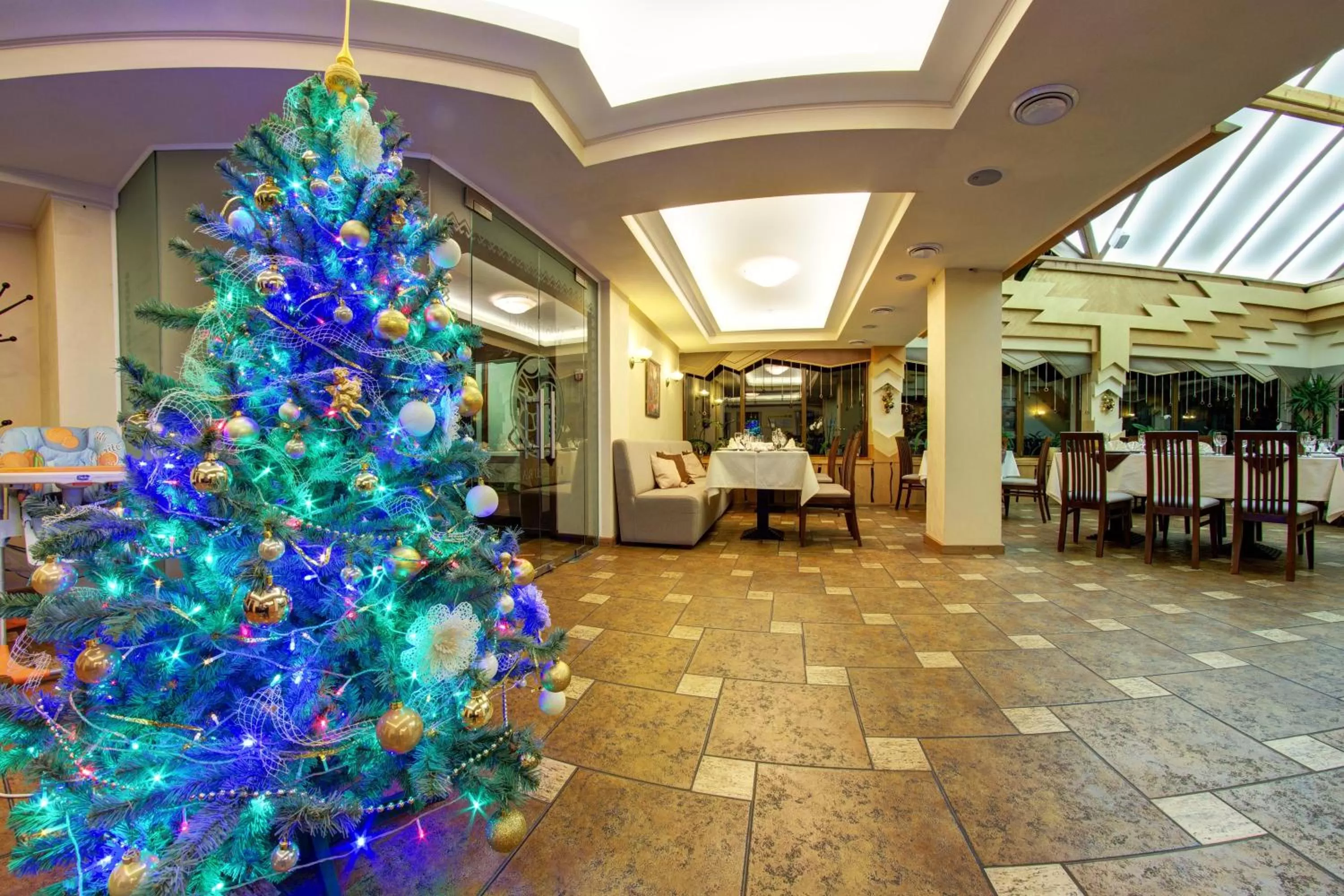 Restaurant/places to eat in Wellland Hotel