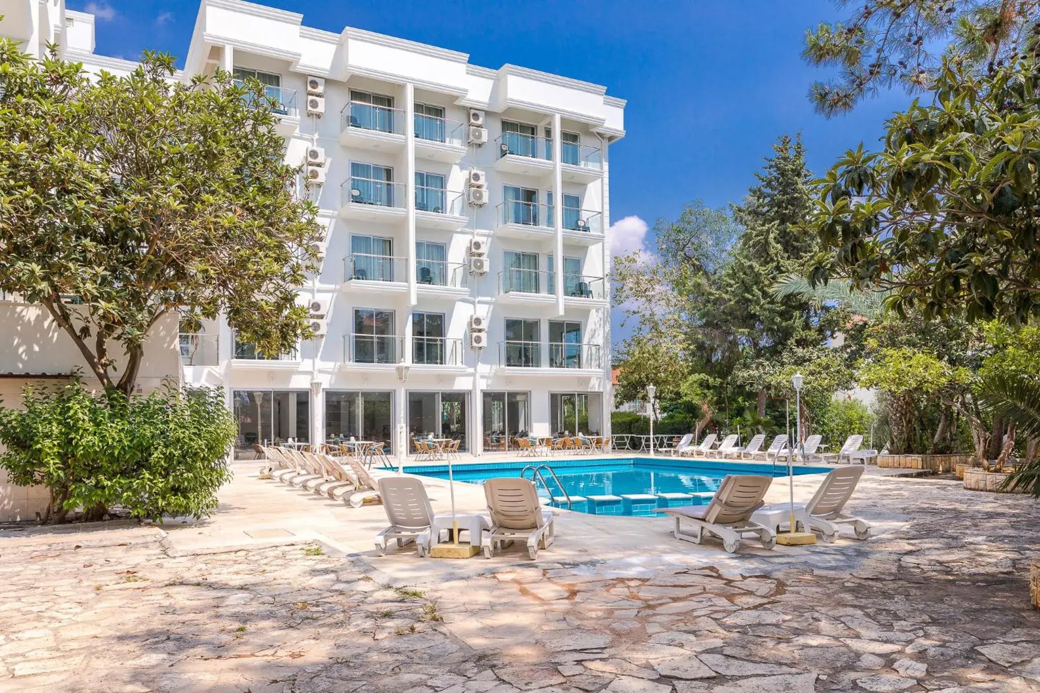 Swimming pool, Property Building in Ekici Hotel