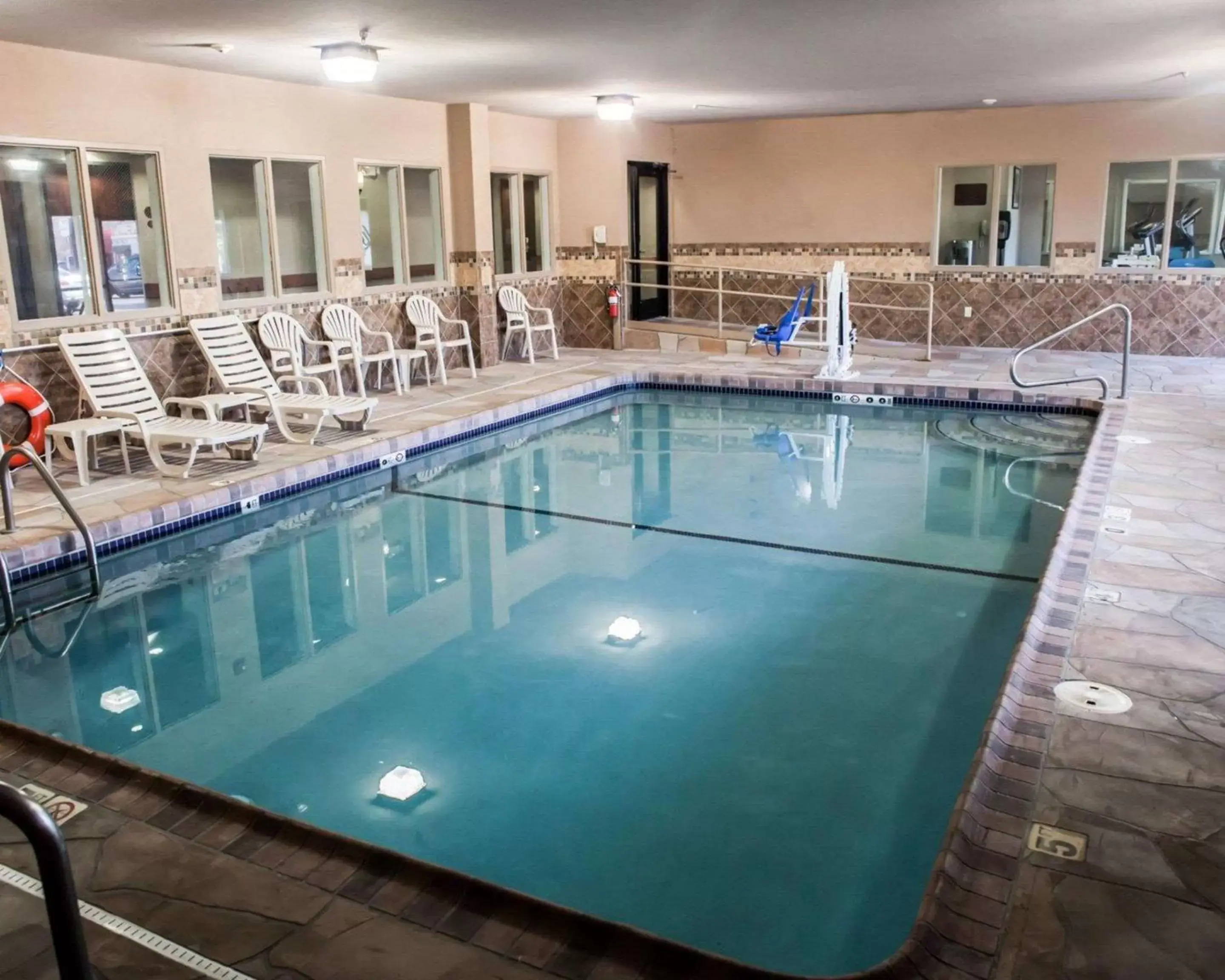 Swimming Pool in Sleep Inn & Suites Topeka West I-70 Wanamaker