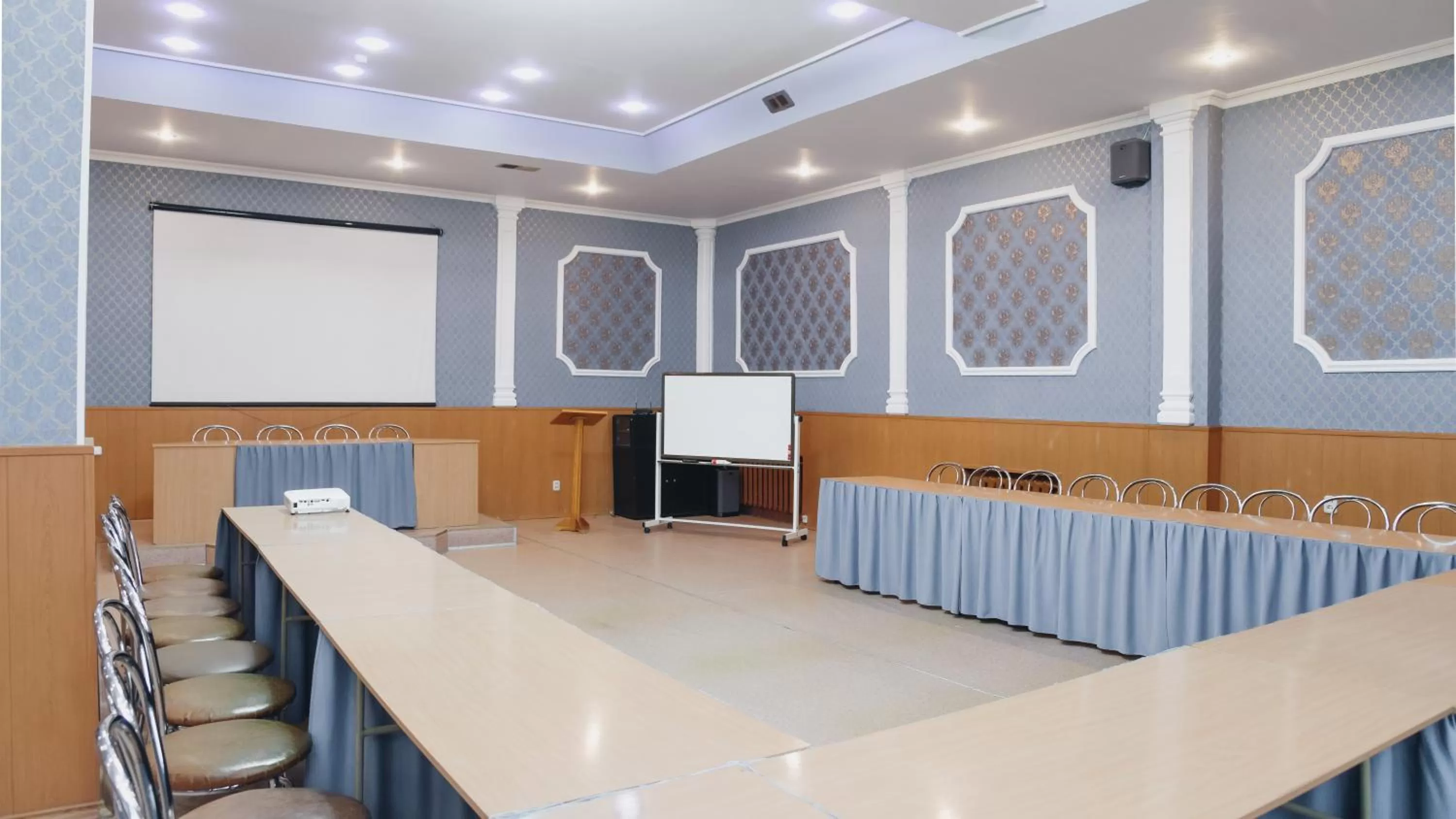 Business facilities in Aktobe Hotel