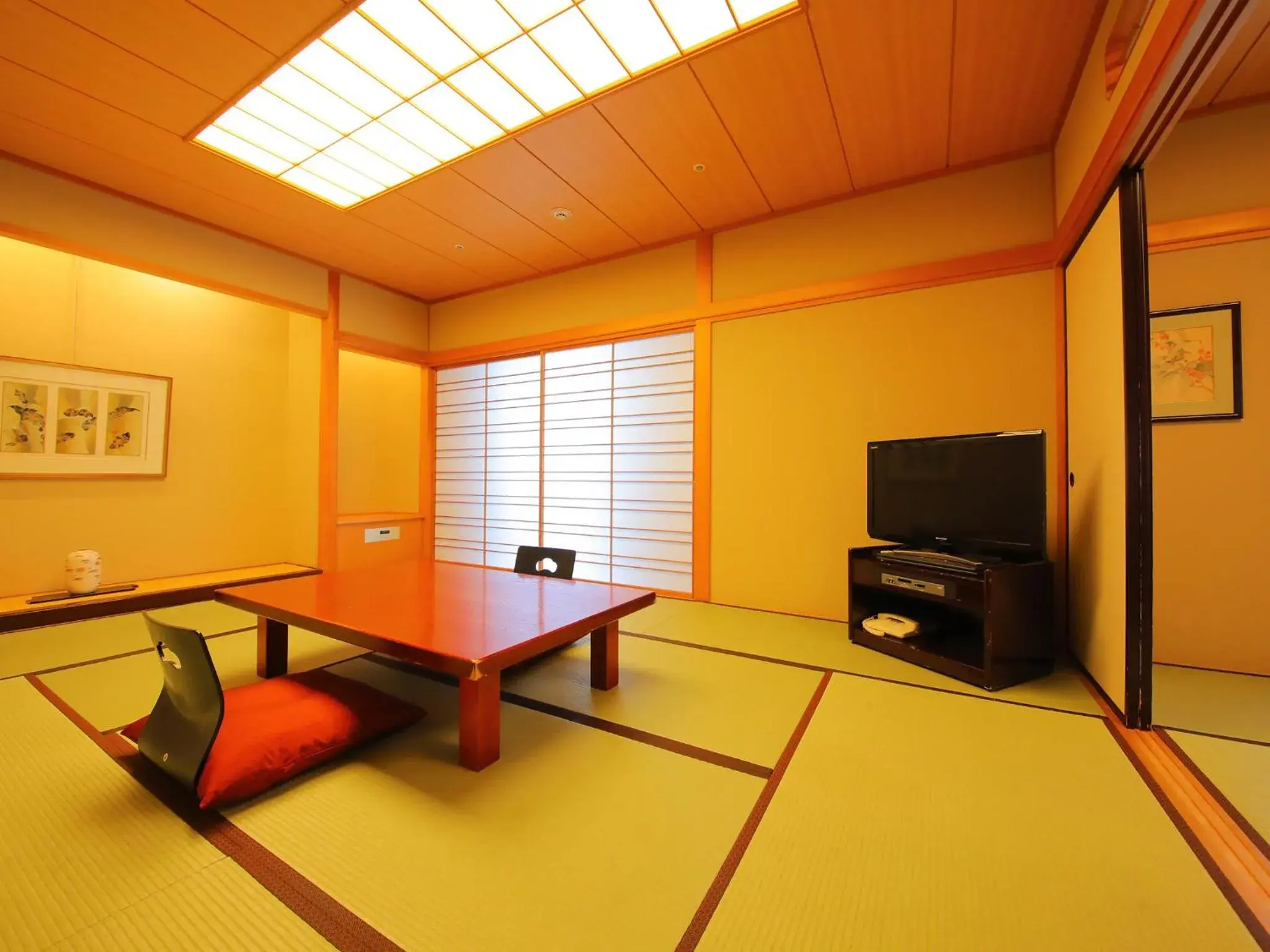 Photo of the whole room, TV/Entertainment Center in Surfeel Hotel Wakkanai