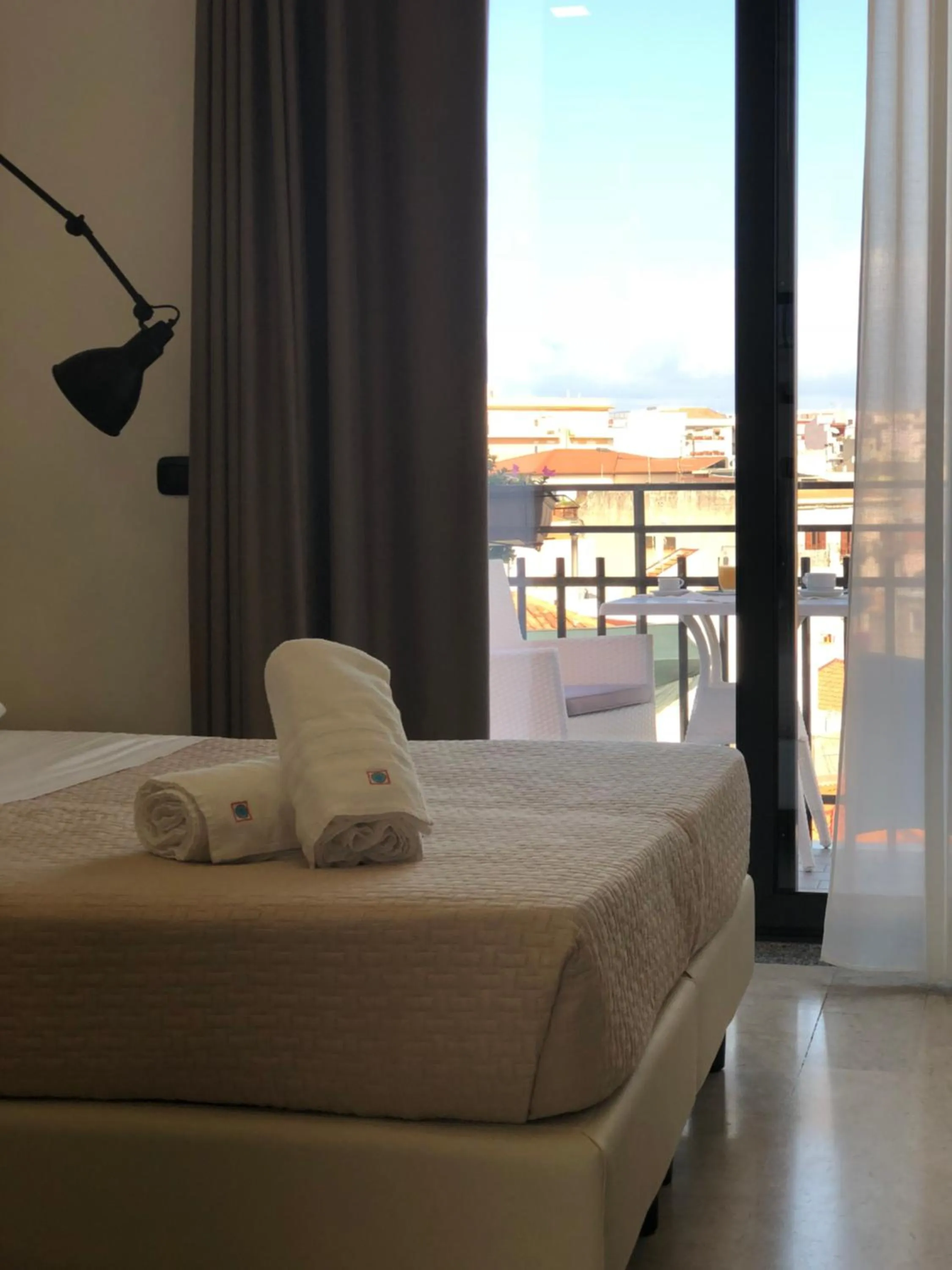 Breakfast, Bed in Albergo Milazzo Inn AiMori