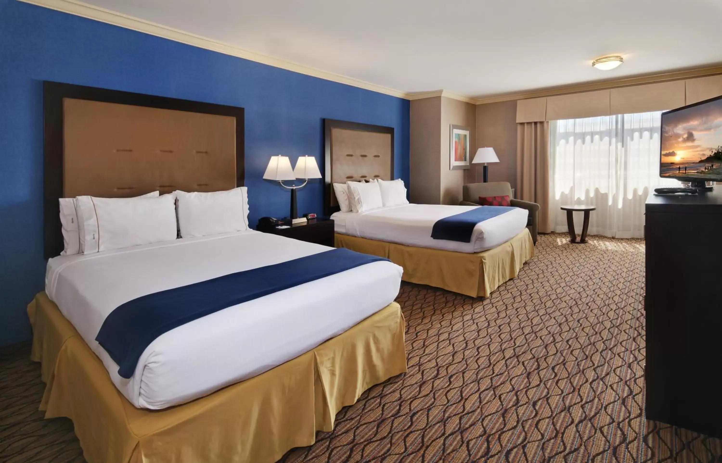 Photo of the whole room, Bed in Holiday Inn Express Port Hueneme, an IHG Hotel