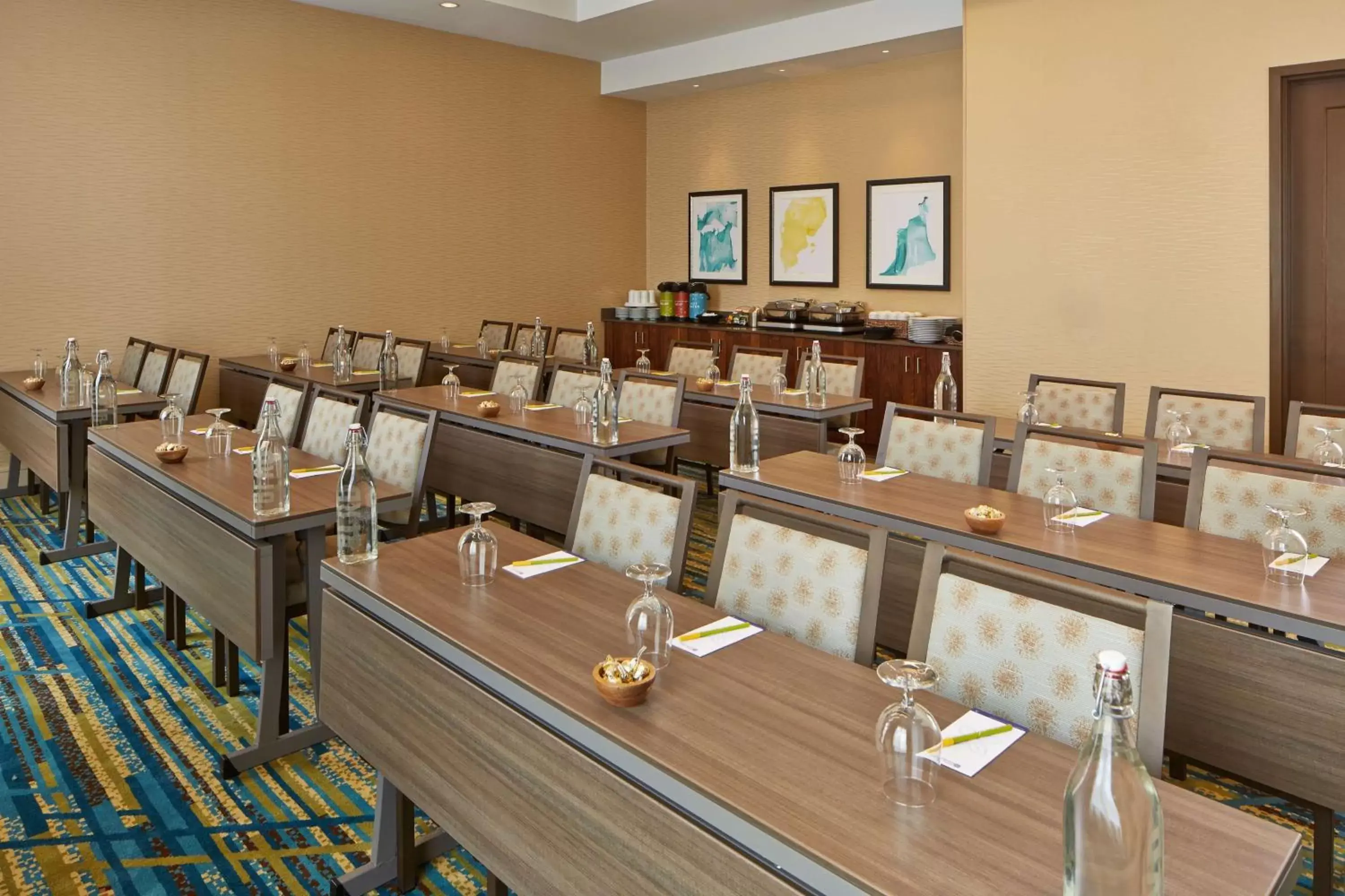 Meeting/conference room, Restaurant/Places to Eat in Hilton Garden Inn Boston/Marlborough