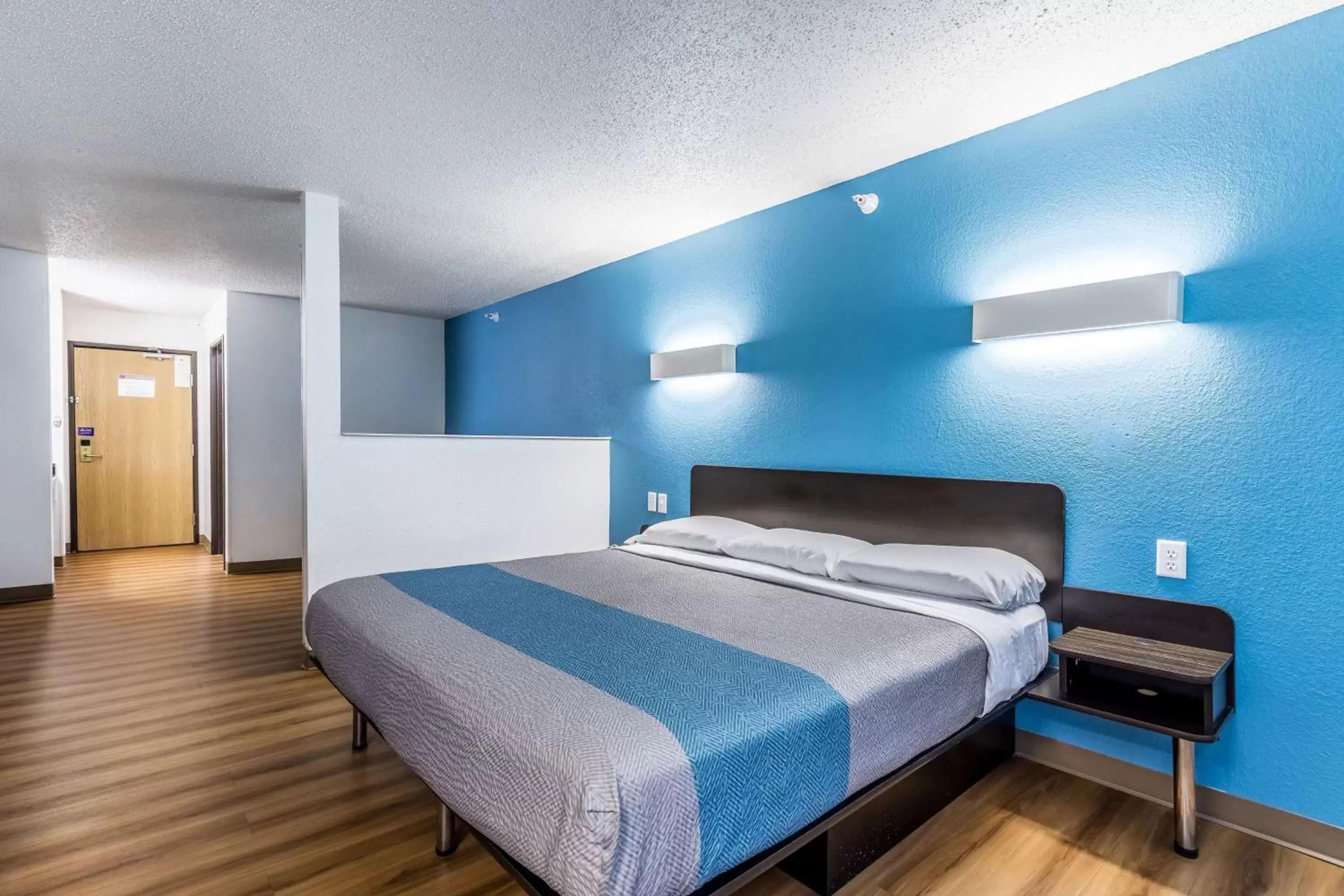 Bedroom, Bed in Motel 6-Indianapolis, IN - Southport Bedroom, Bed in Motel 6-Indianapolis, IN - Southport