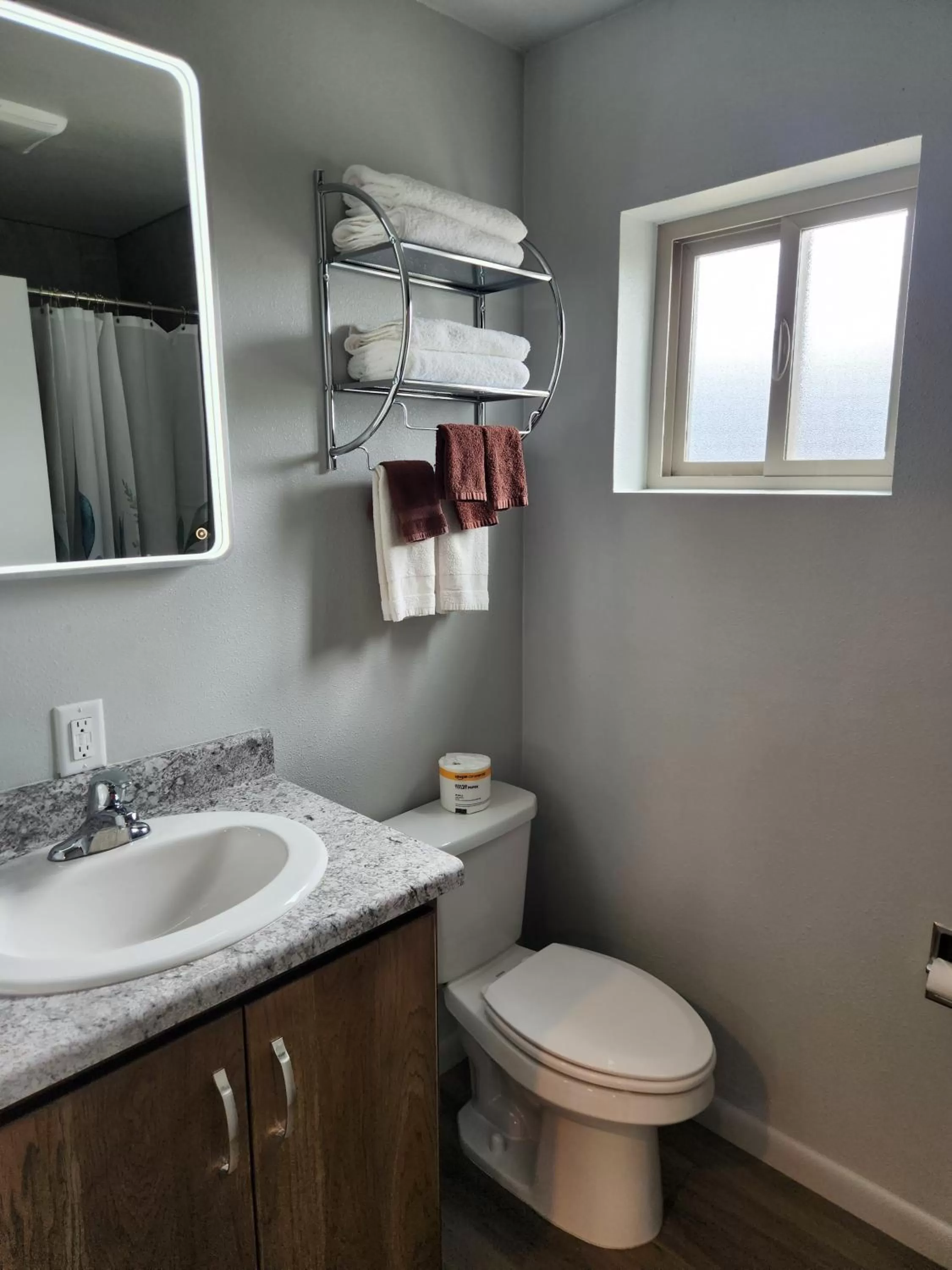 Shower in Aquarius Inn