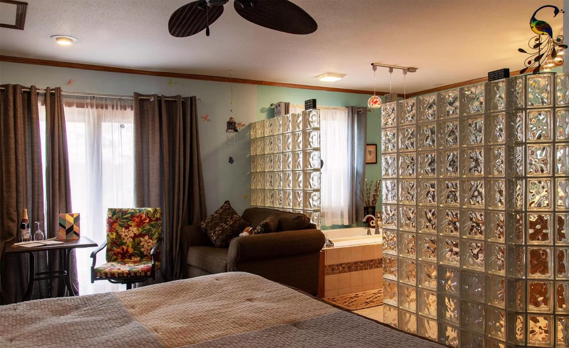 Seating Area in Shane Acres Country Inn