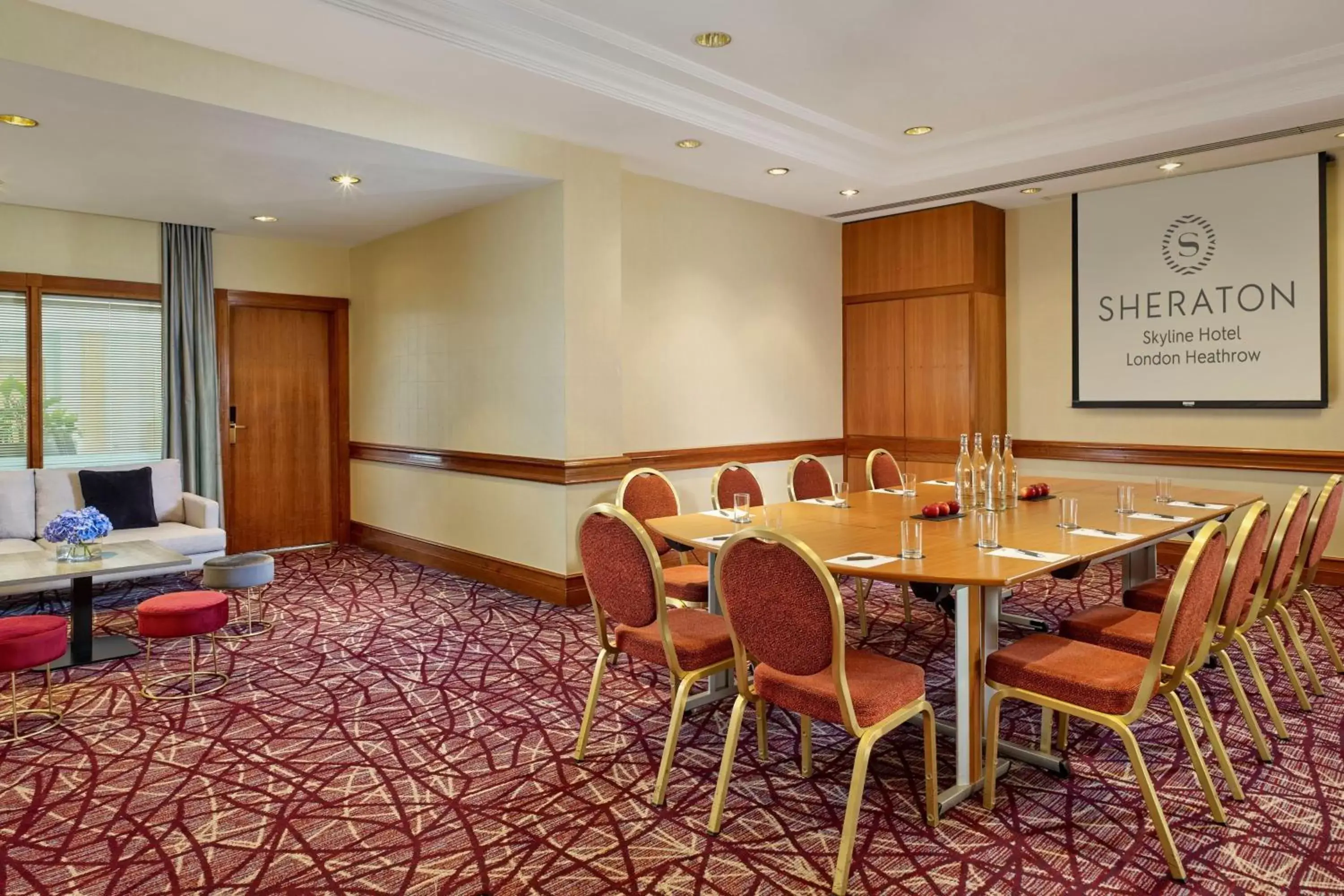 Meeting/conference room in Sheraton Skyline Hotel London Heathrow