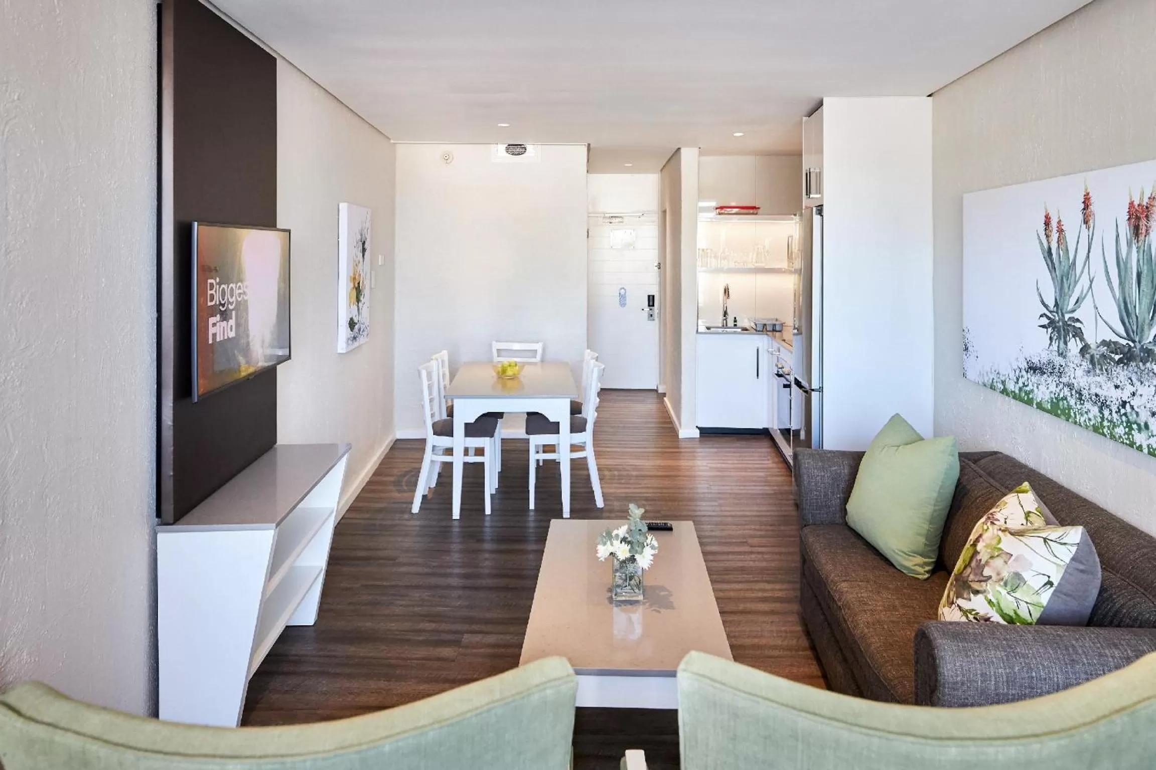 TV and multimedia in First Group Breakers Resort - Official