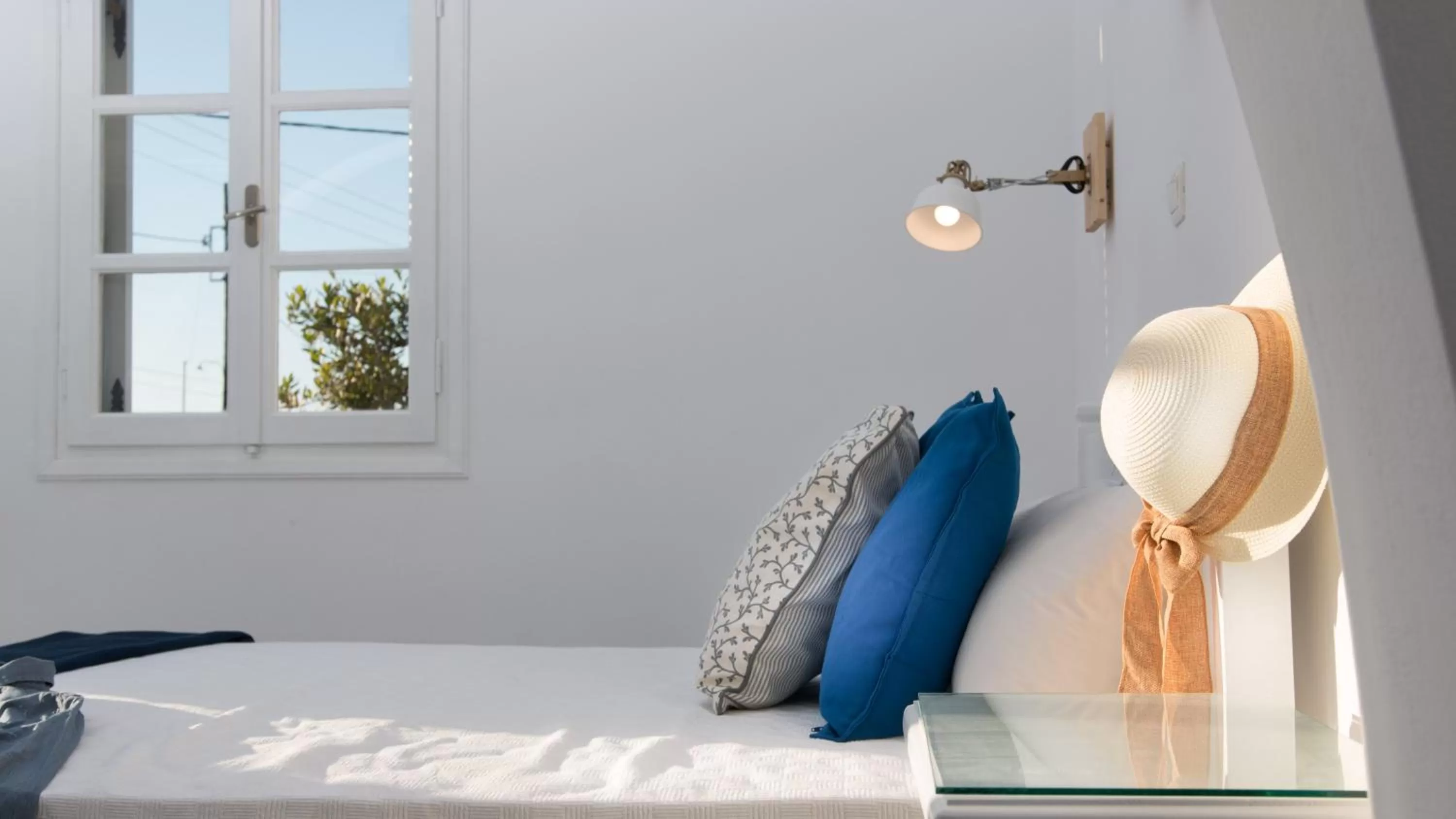 Photo of the whole room, Bed in Ktima Bianco