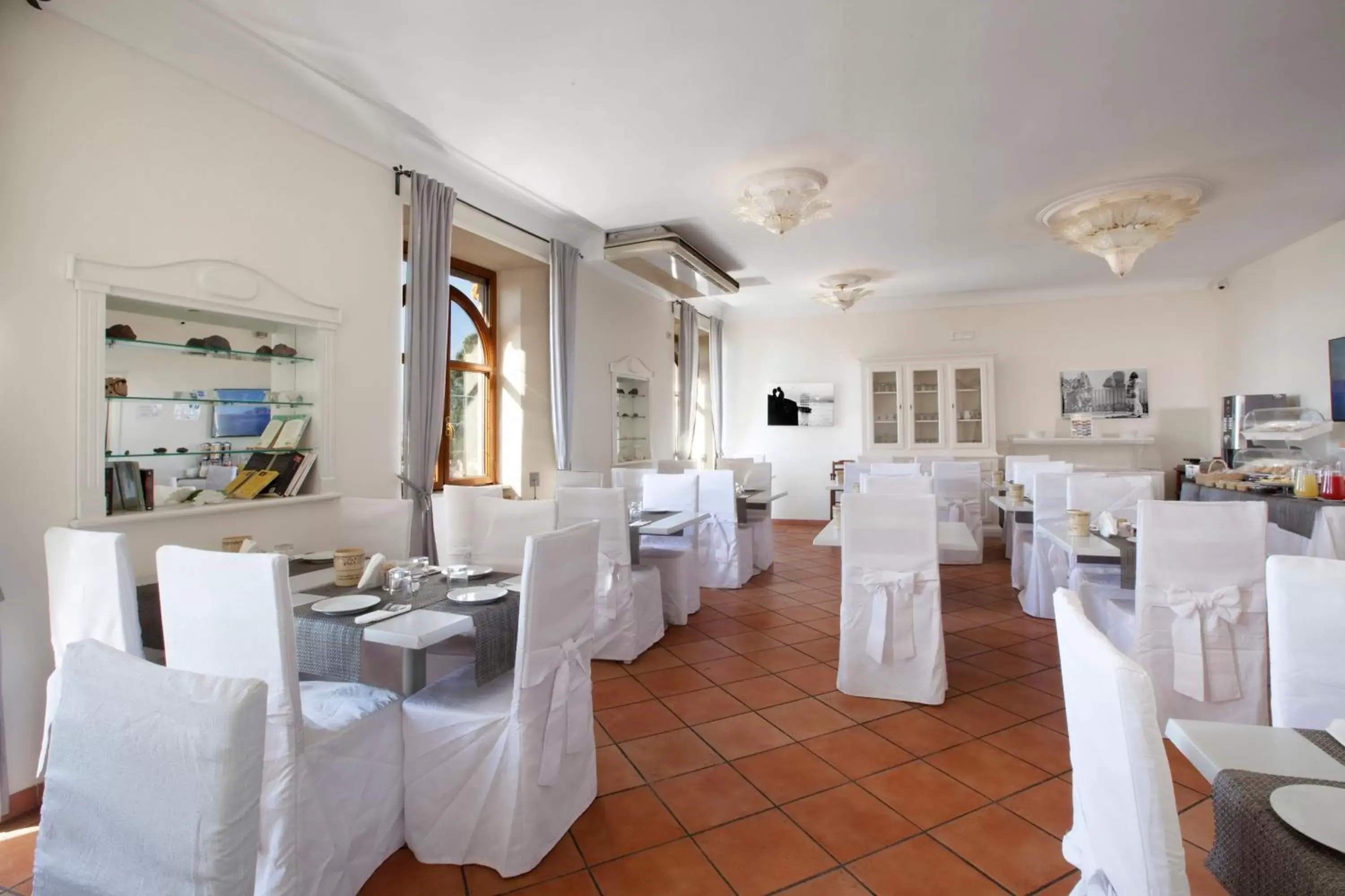 Restaurant/places to eat, Banquet Facilities in Hotel Herculaneum