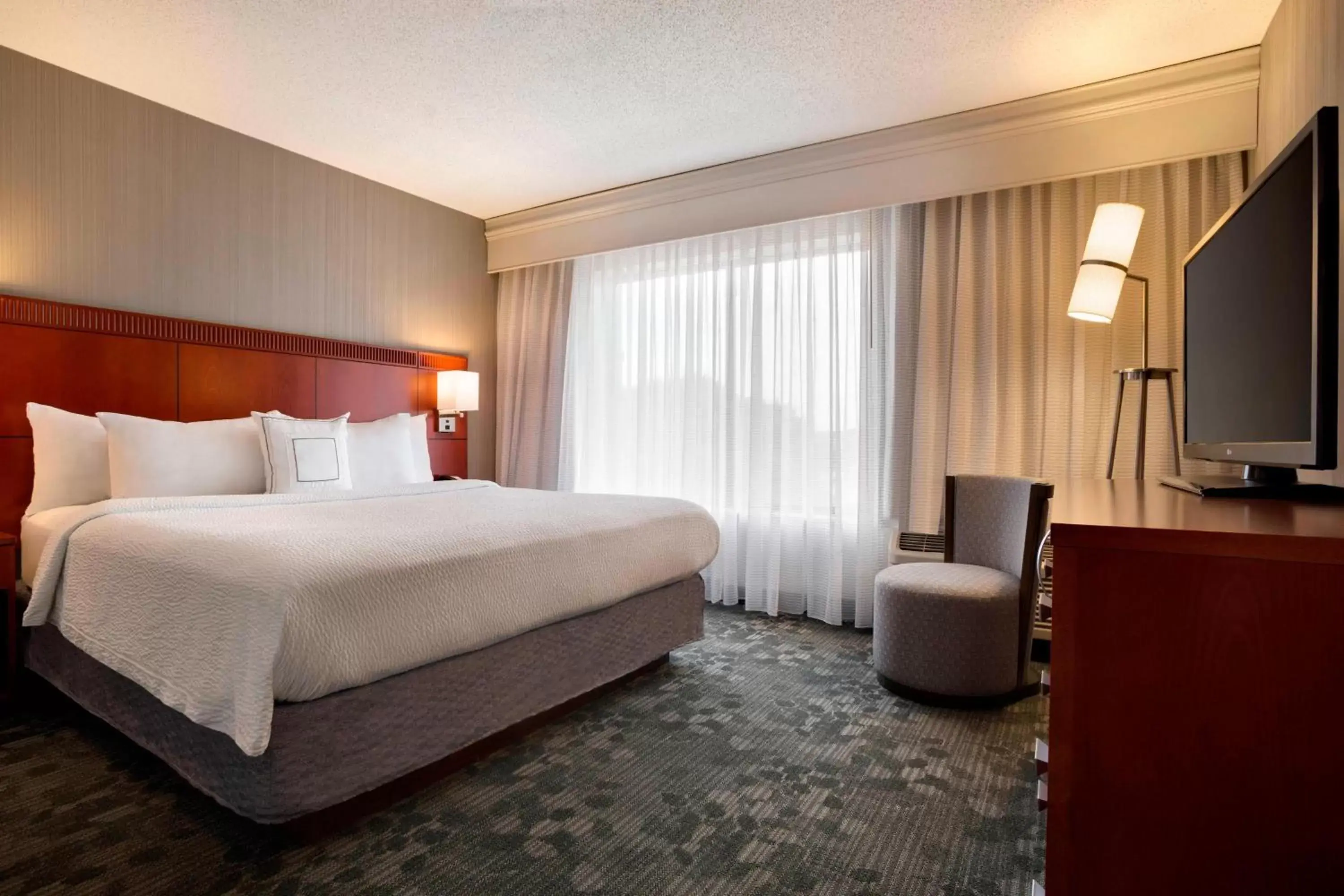 Photo of the whole room, Bed in Courtyard by Marriott Champaign