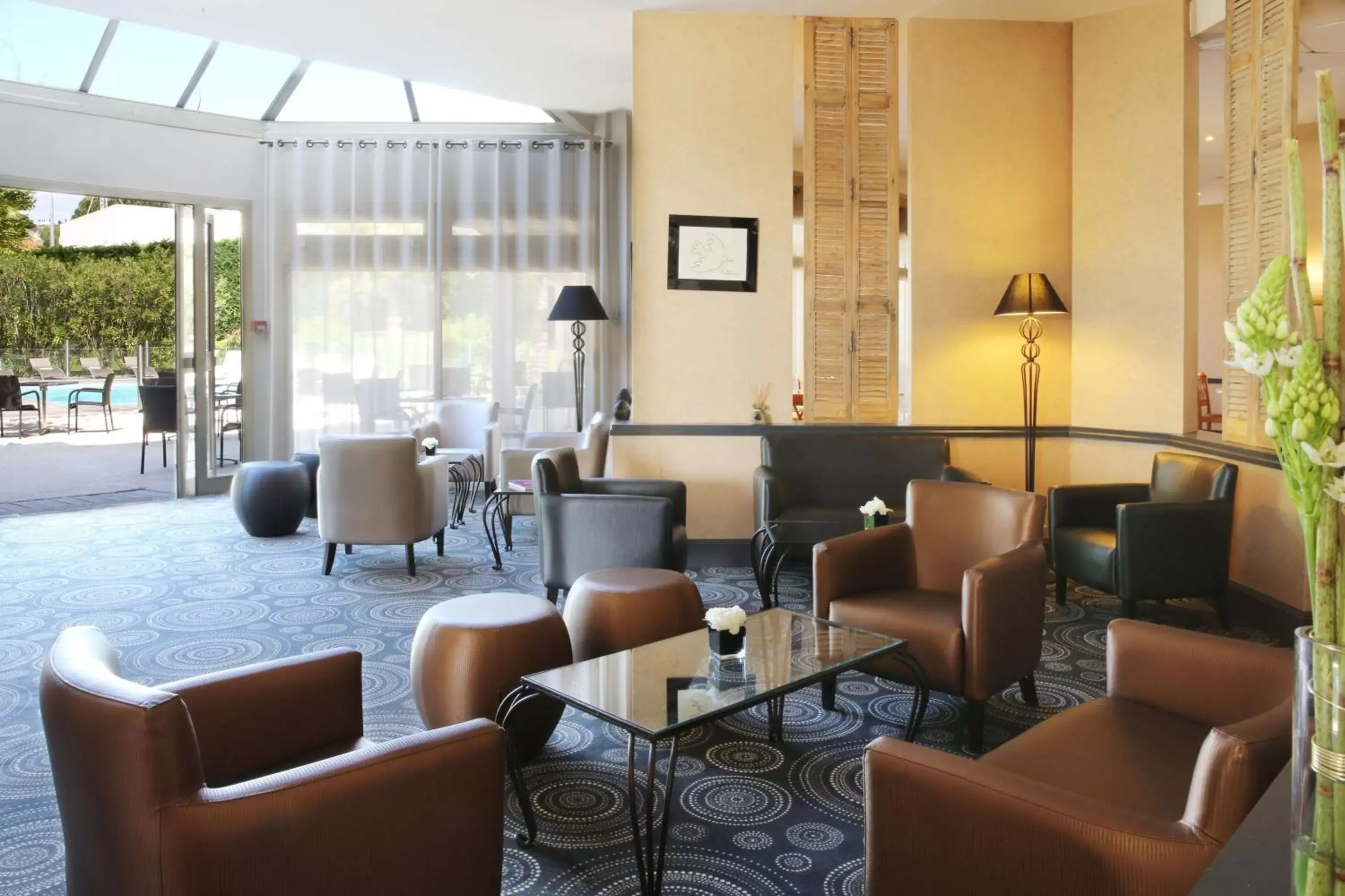 Lounge or bar in Best Western PLUS Elixir Grasse Lounge or bar in Best Western PLUS Elixir Grasse