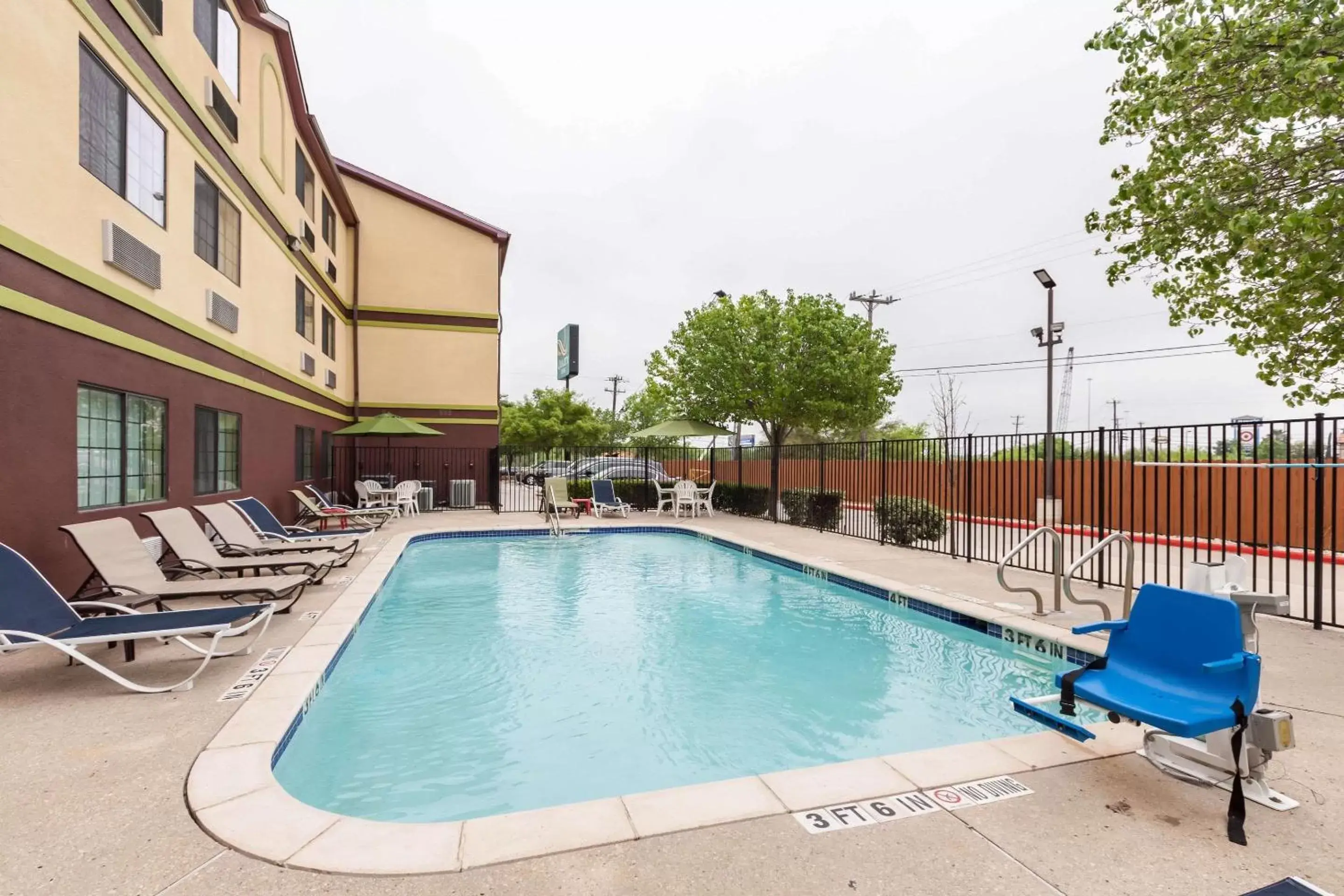 On site, Swimming Pool in Quality Inn Near Seaworld - Lackland