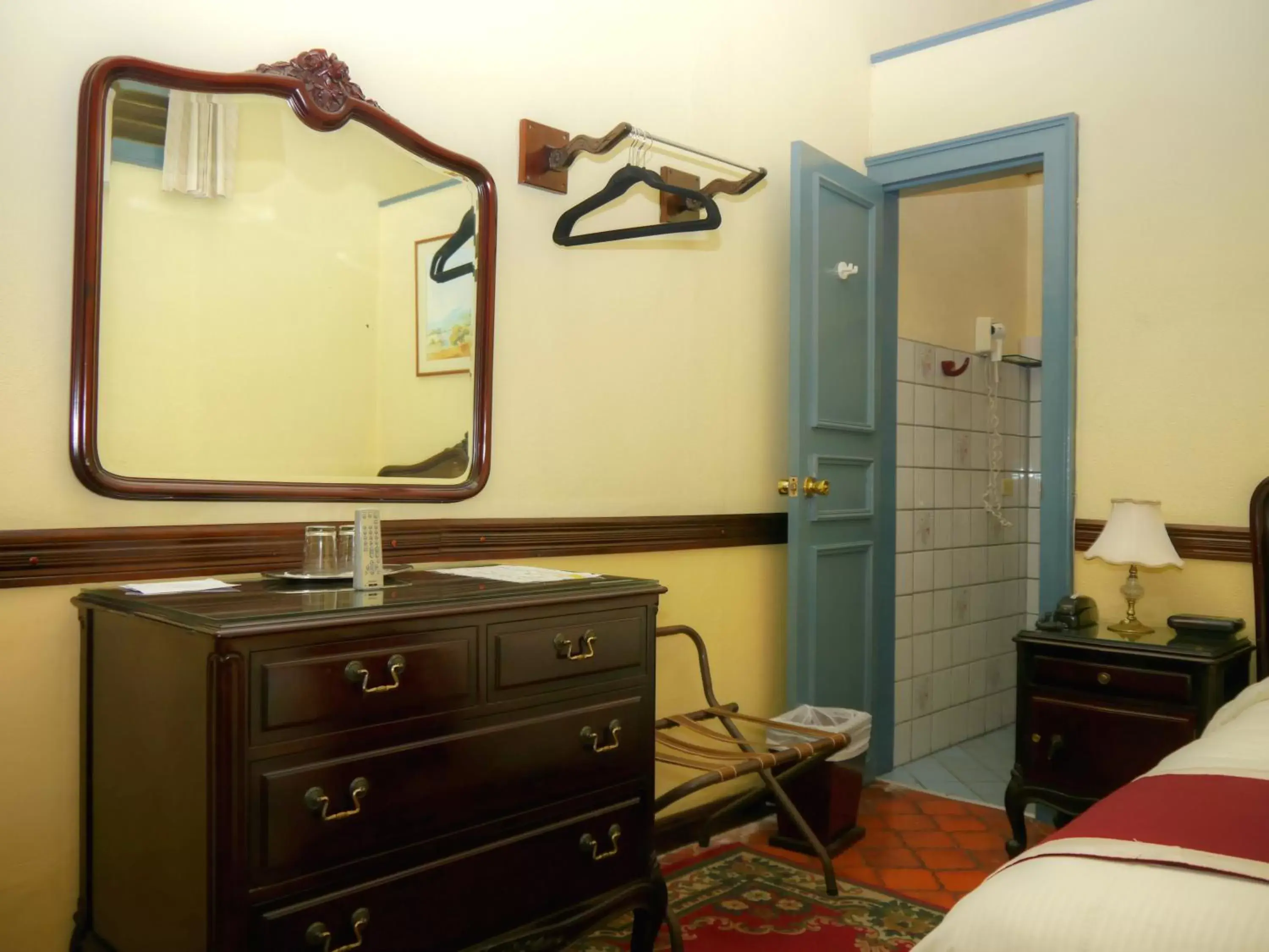 Bedroom, Bathroom in Hotel Santo Tomas / Historical Property