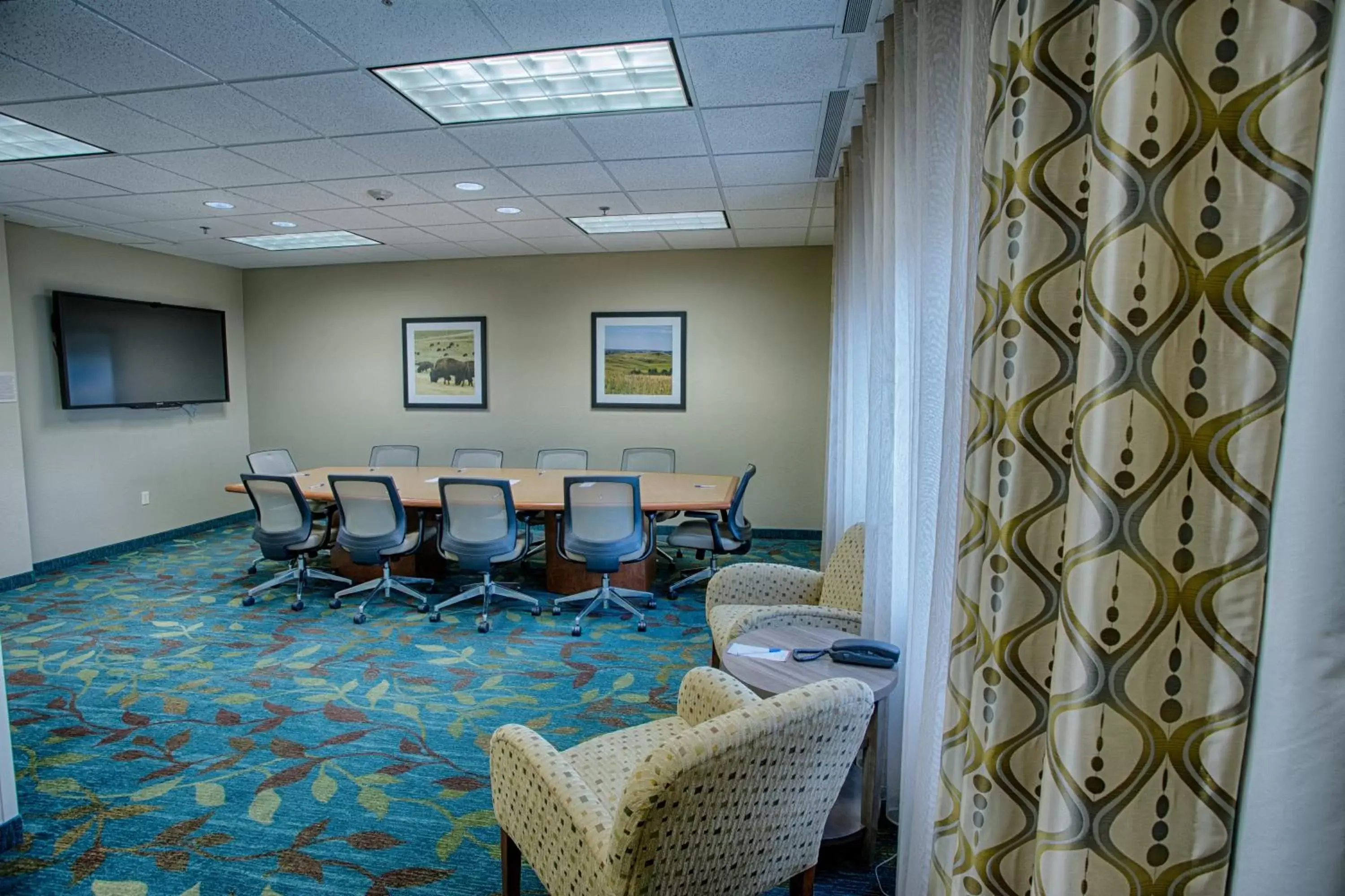 Meeting/conference room in Candlewood Suites Fargo-North Dakota State University, an IHG Hotel