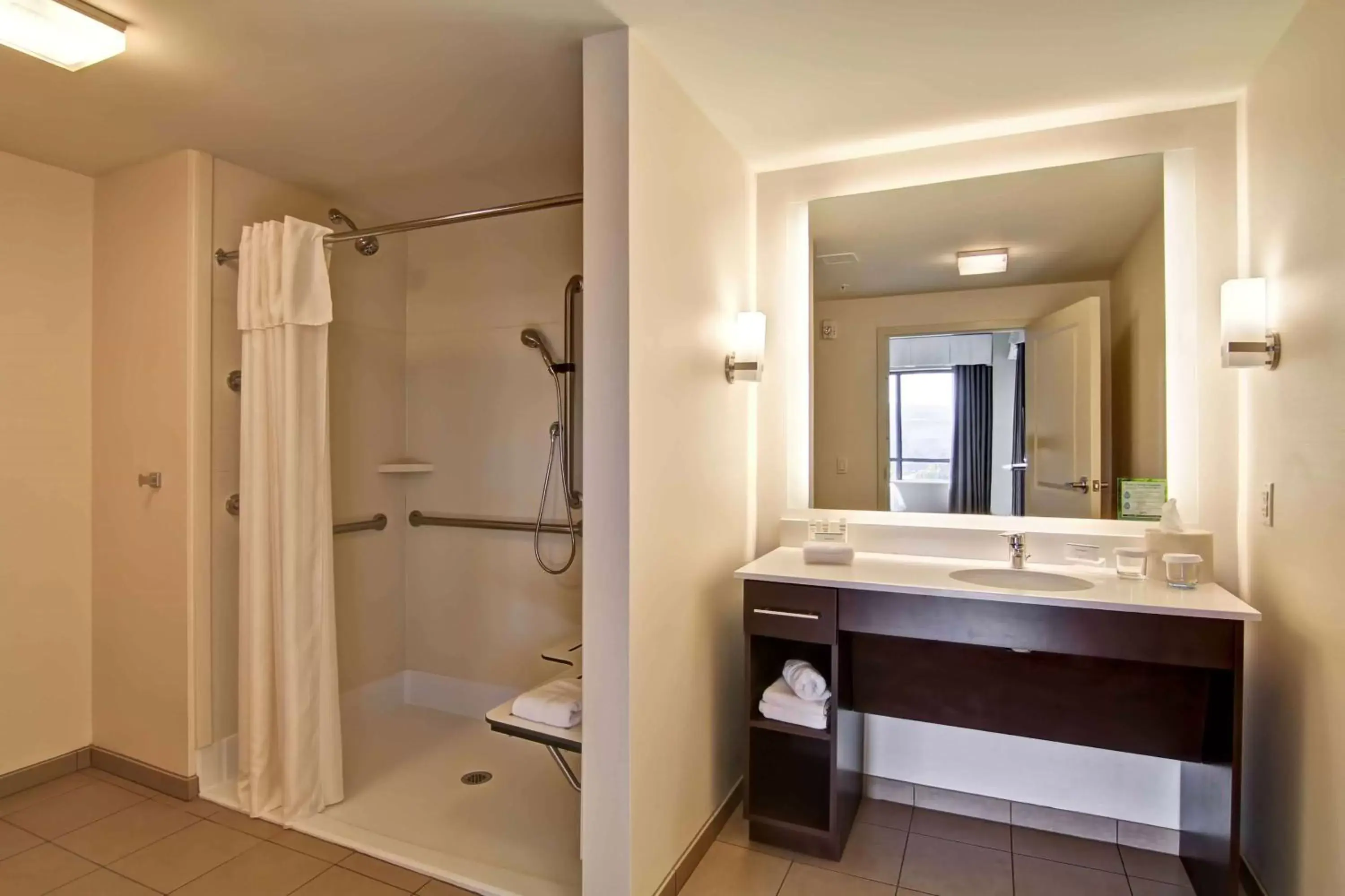 Bathroom in Homewood Suites by Hilton Seattle-Issaquah