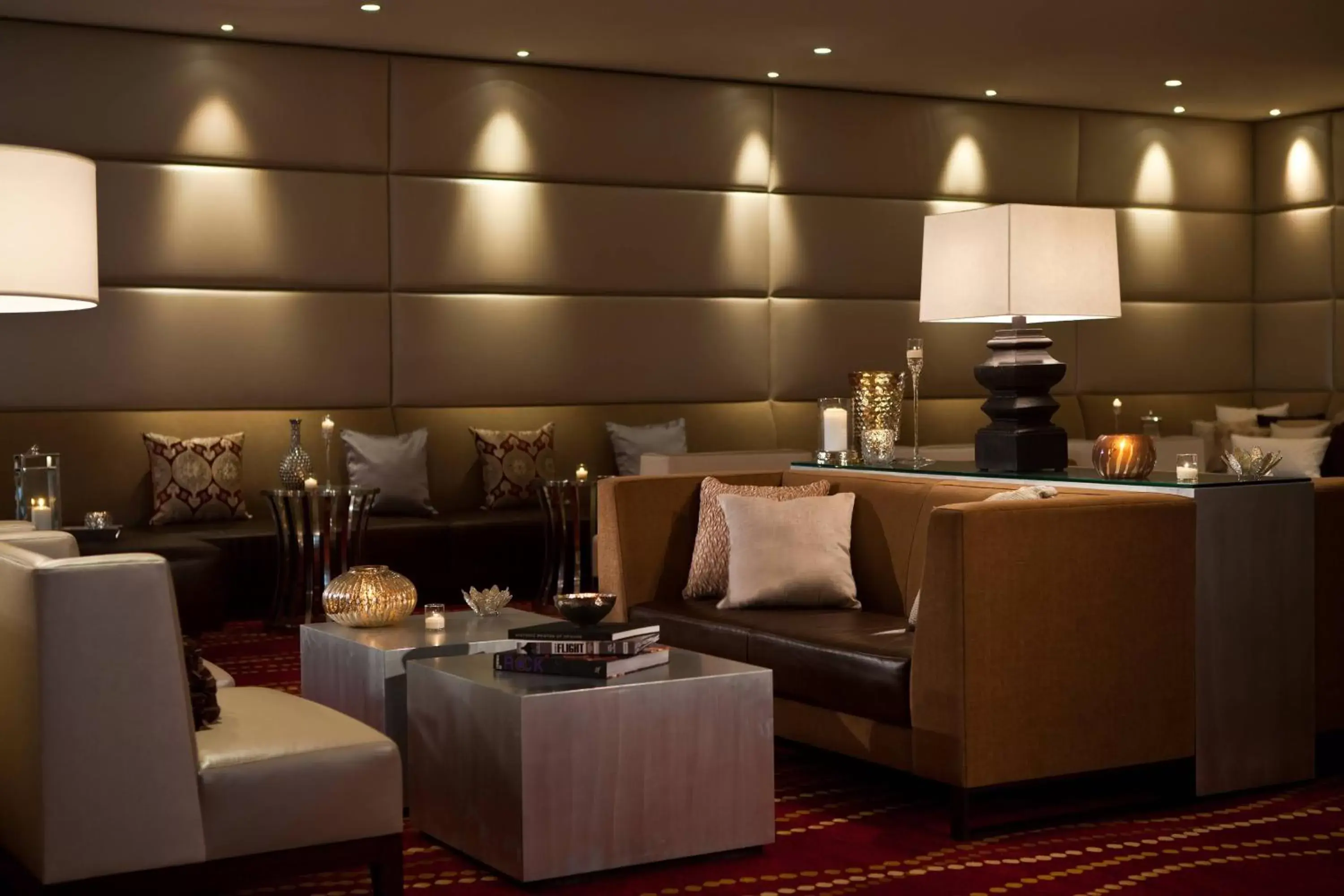 Lobby or reception, Restaurant/Places to Eat in Renaissance Newark Airport Hotel