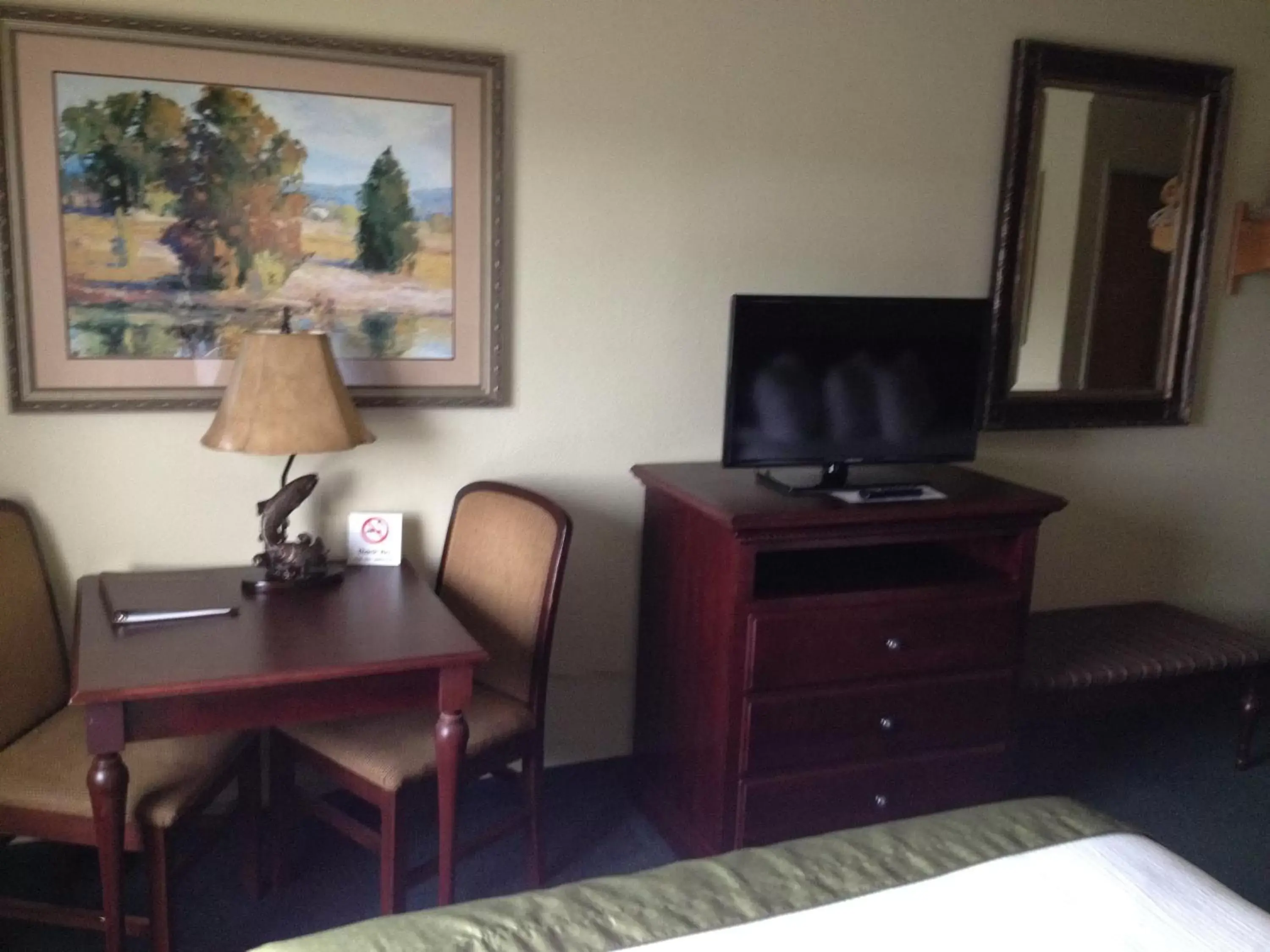 TV and multimedia, TV/Entertainment Center in Super 8 by Wyndham McCall