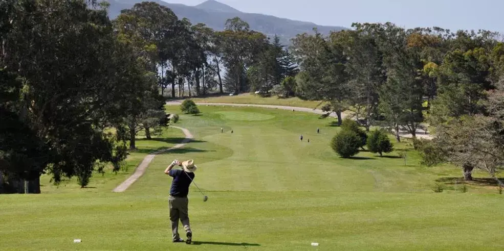 Nearby landmark, Golf in Atascadero Inn