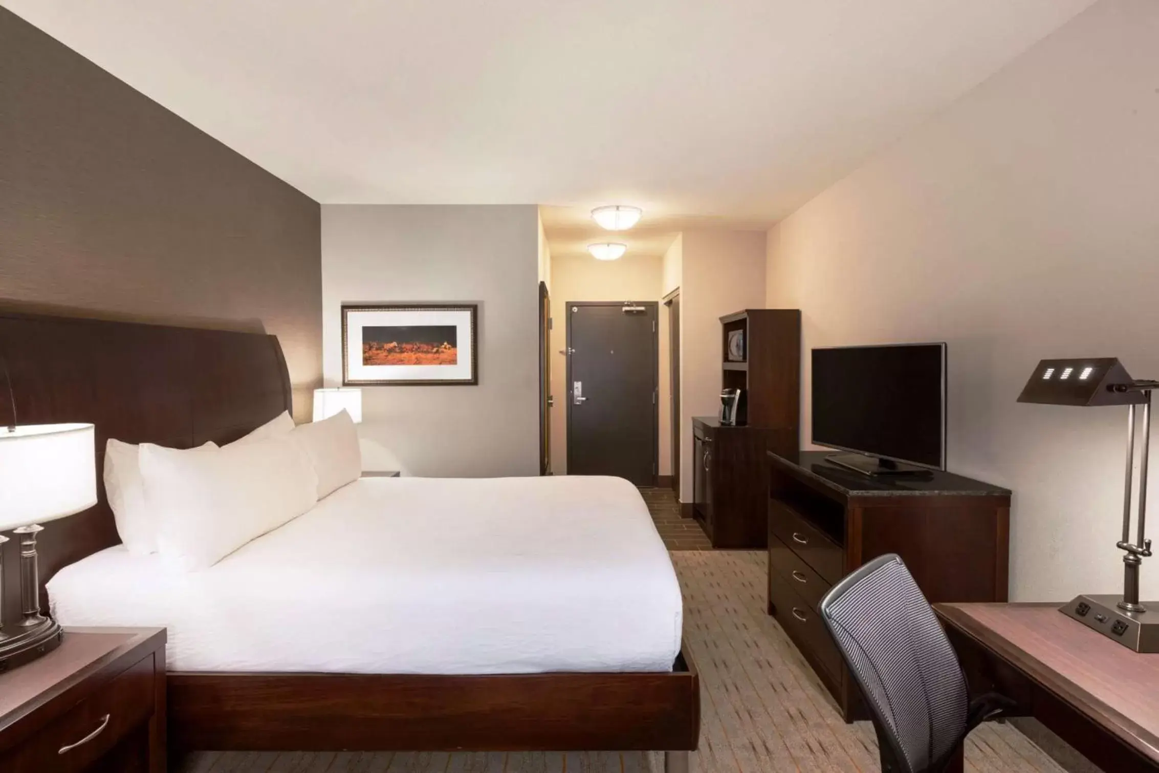 Bed in Hilton Garden Inn Denison/Sherman/At Texoma Event Center