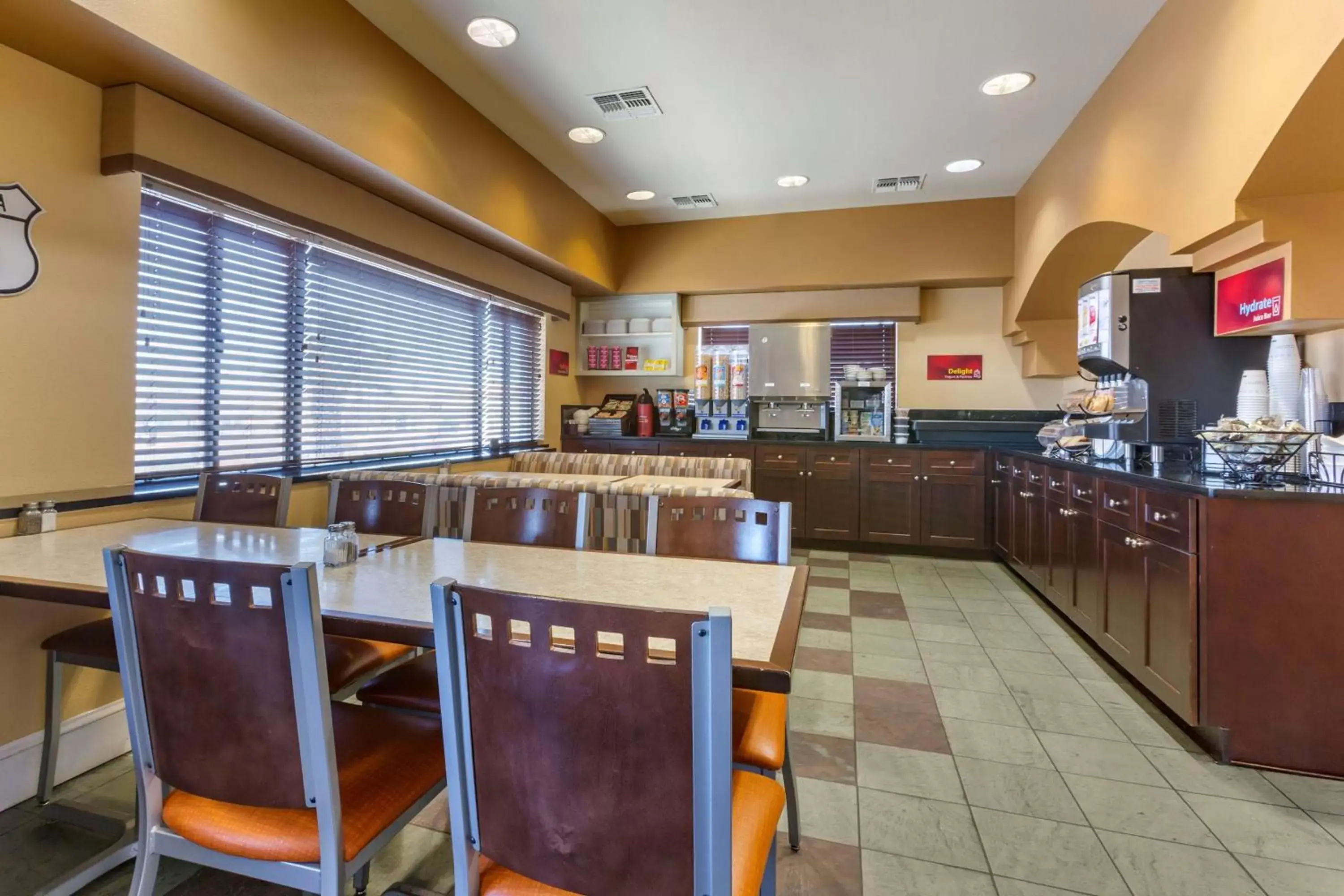 Breakfast, Restaurant/Places to Eat in Best Western Plus King's Inn and Suites