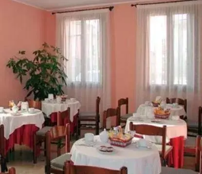 Restaurant/places to eat in Hotel Altieri Restaurant/places to eat in Hotel Altieri