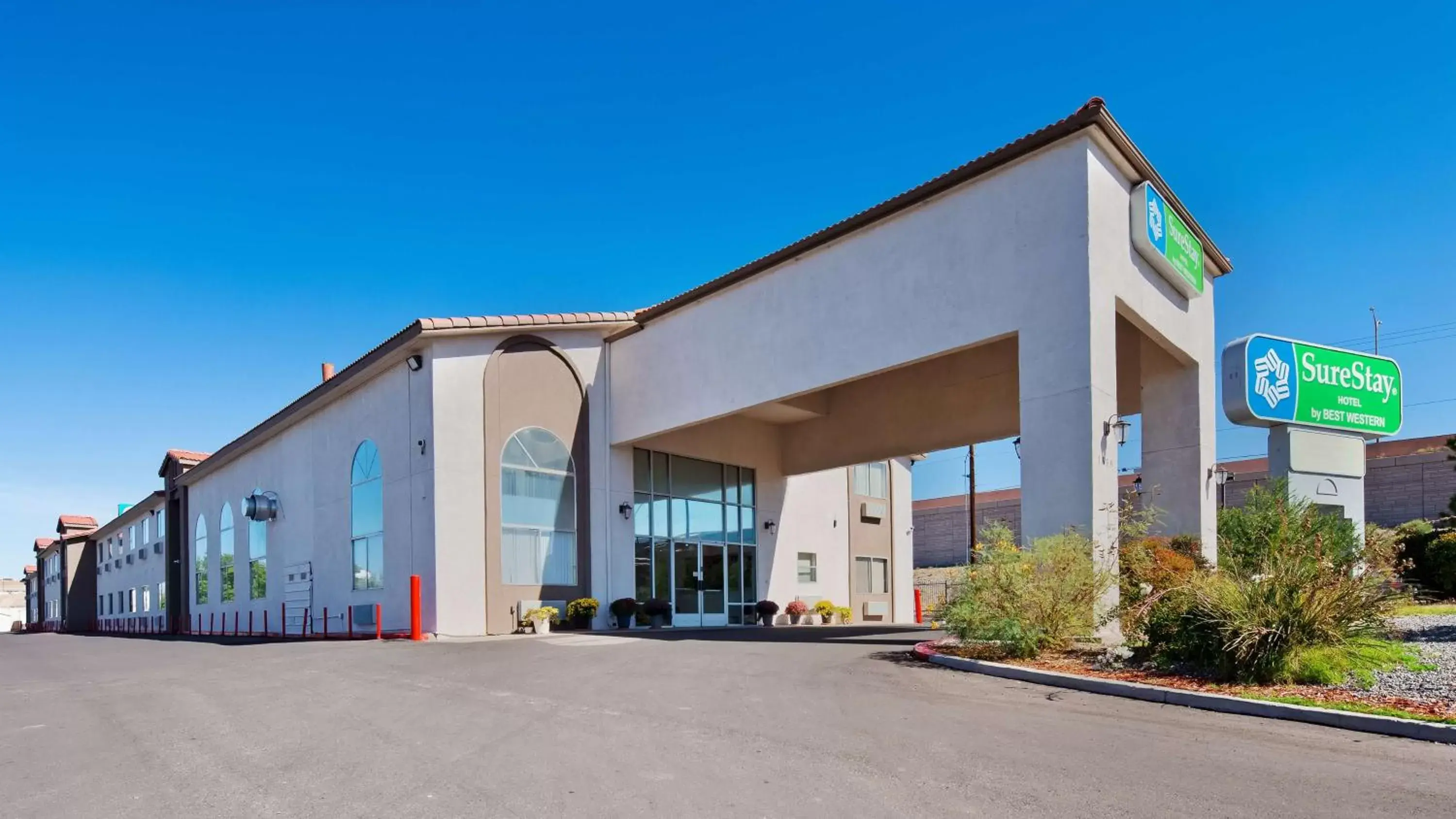 Property Building in SureStay Hotel by Best Western Albuquerque Midtown