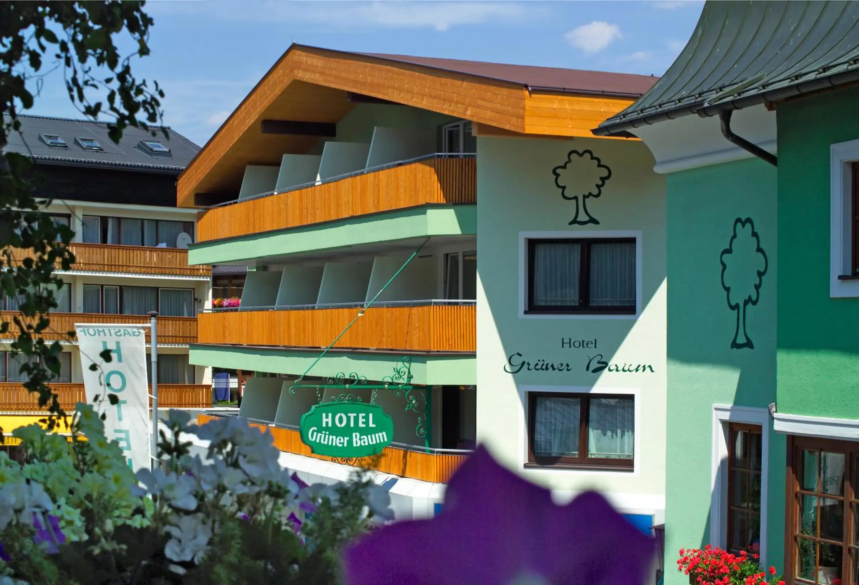 Facade/entrance, Property Building in Hotel Grüner Baum