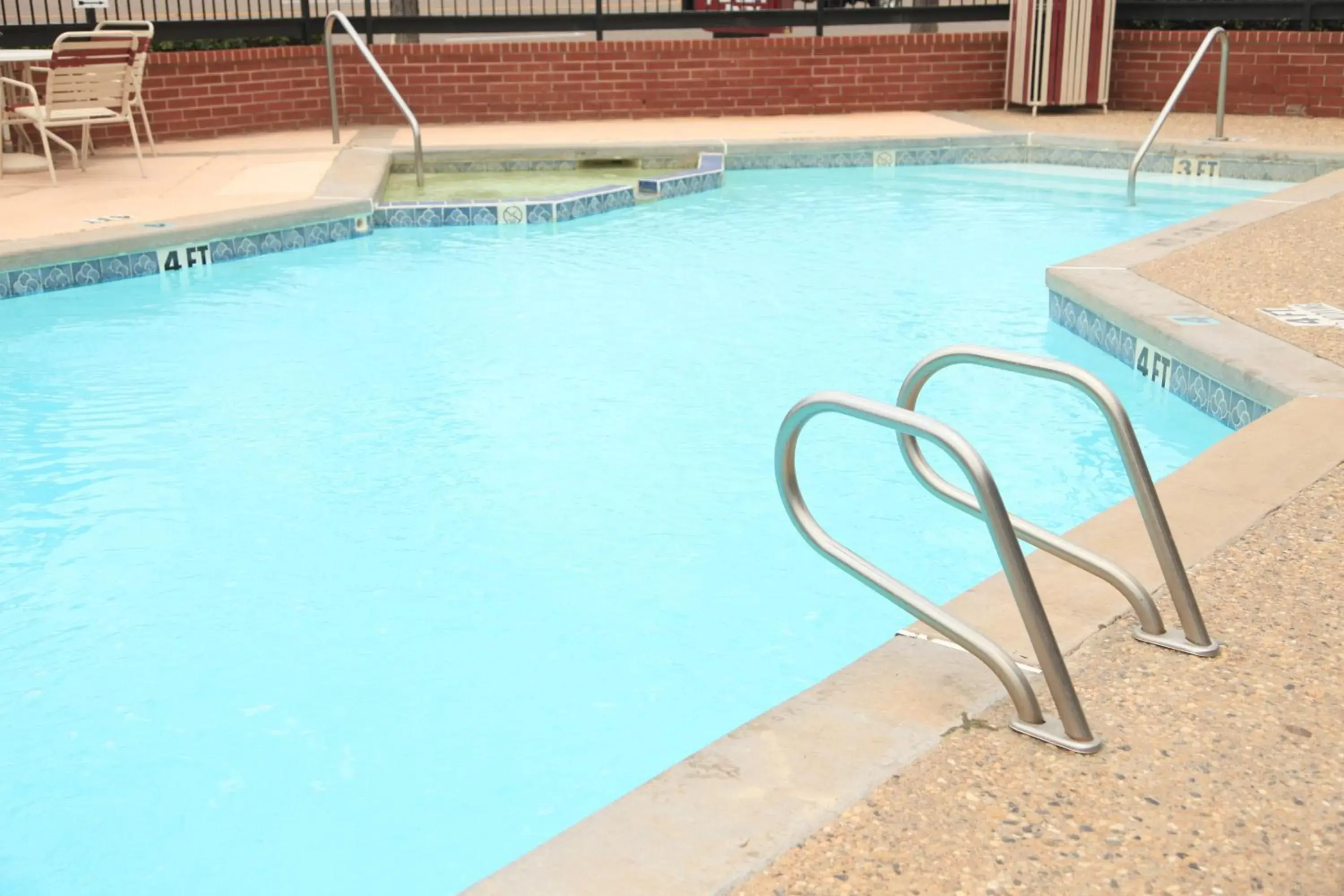 Swimming Pool in Plaza Inn Midland